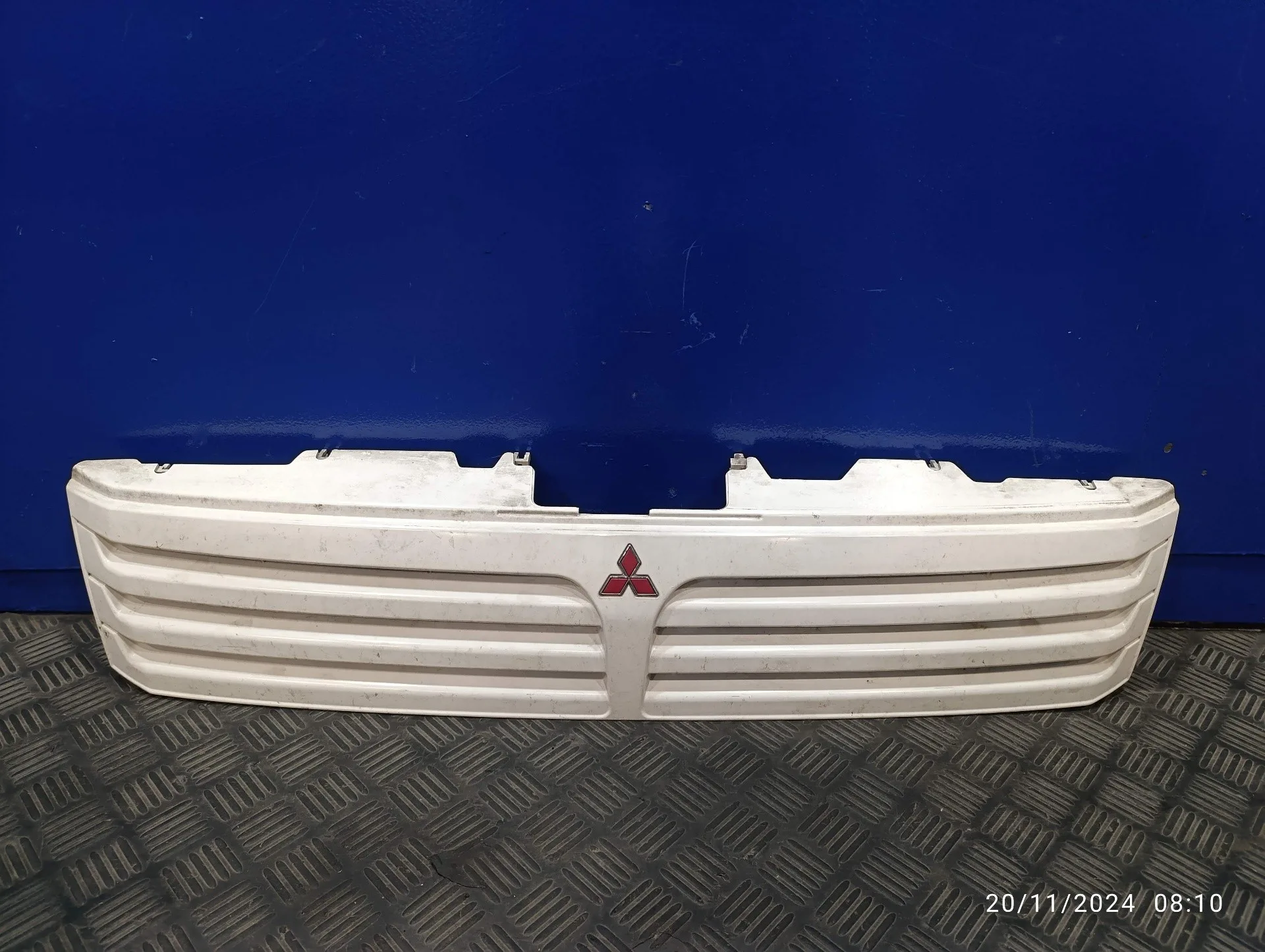 Rejilla Delantera para Mitsubishi Space Wagon (N80/N90)