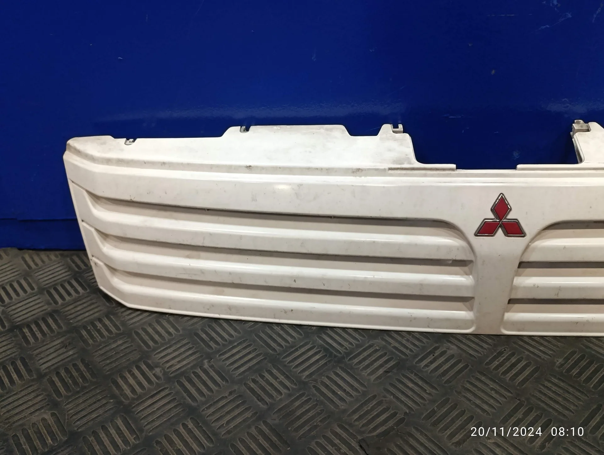 Rejilla Delantera para Mitsubishi Space Wagon (N80/N90)
