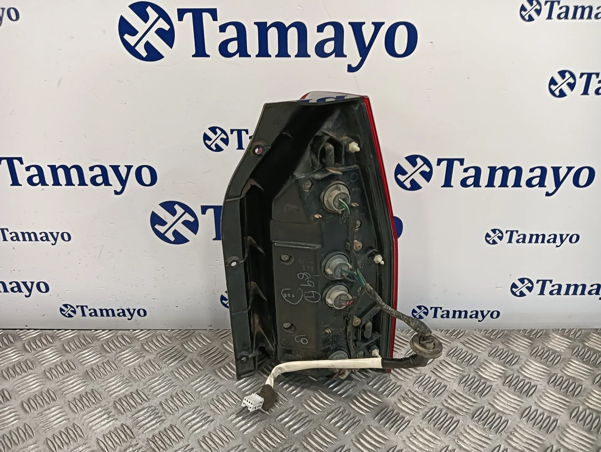 Piloto Trasero Izquierdo para Mitsubishi Space Wagon (N80/N90)