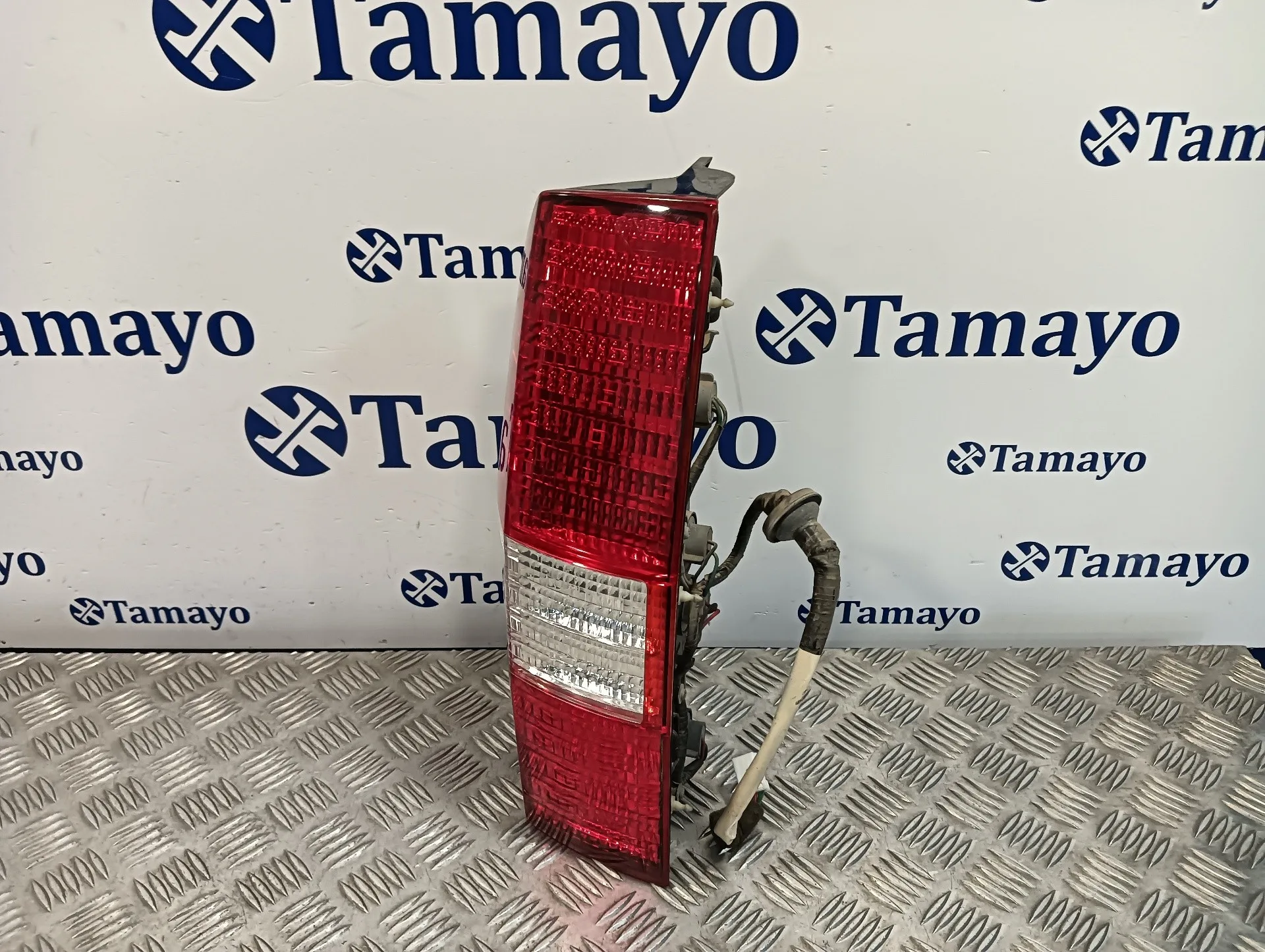 Piloto Trasero Derecho para Mitsubishi Space Wagon (N80/N90)