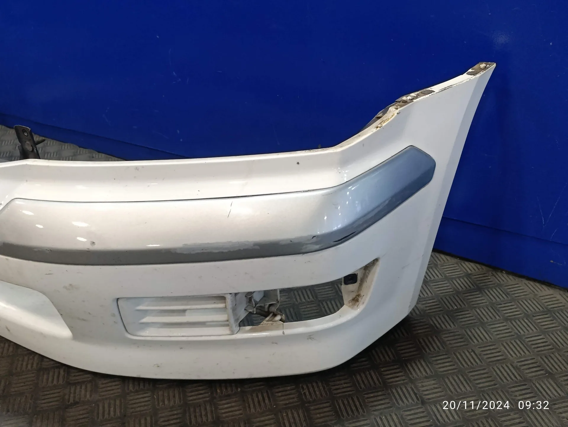 Paragolpes Delantero para Mitsubishi Space Wagon (N80/N90)