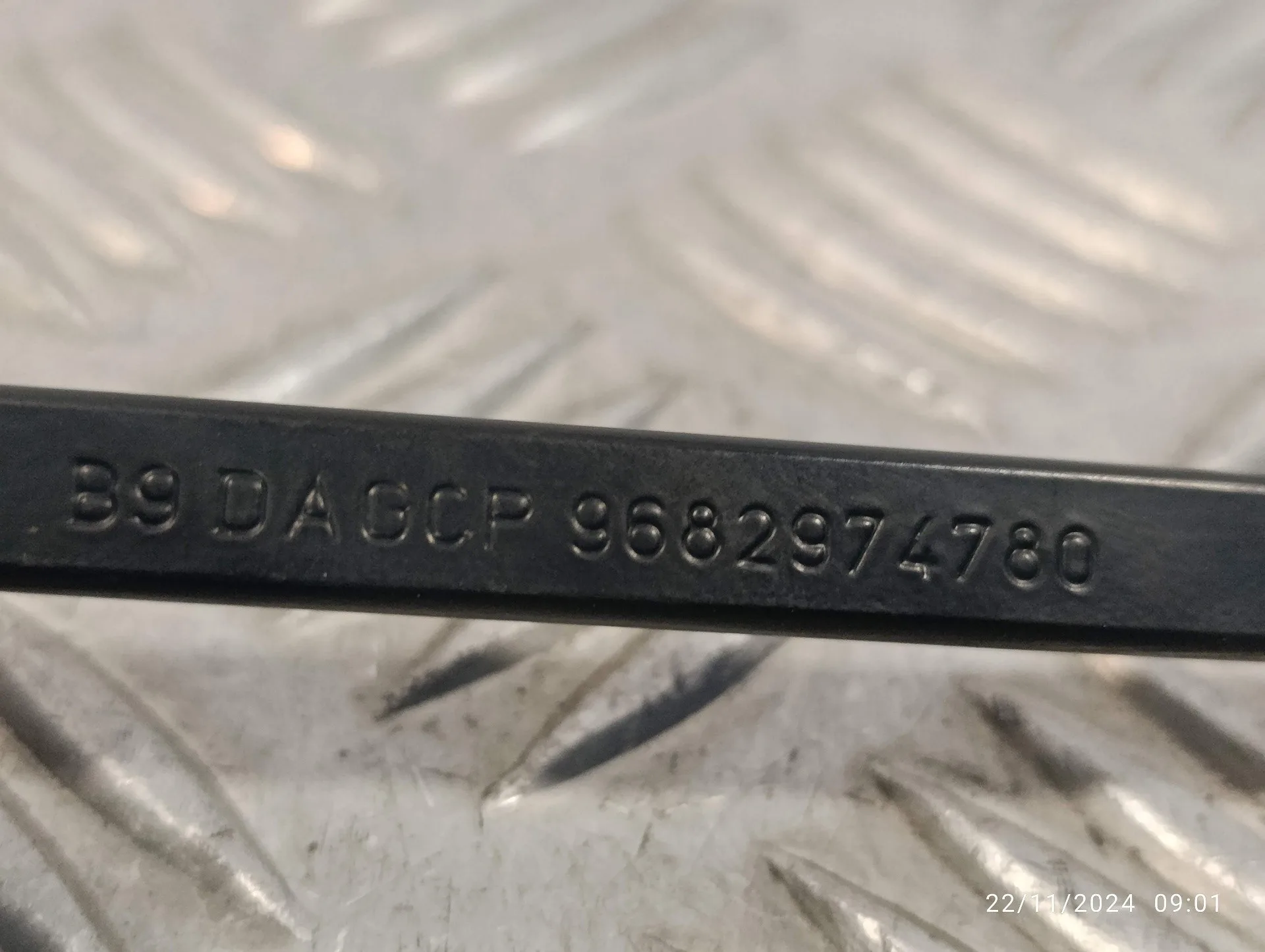 Brazo Limpia Delantero Derecho para Peugeot Partner