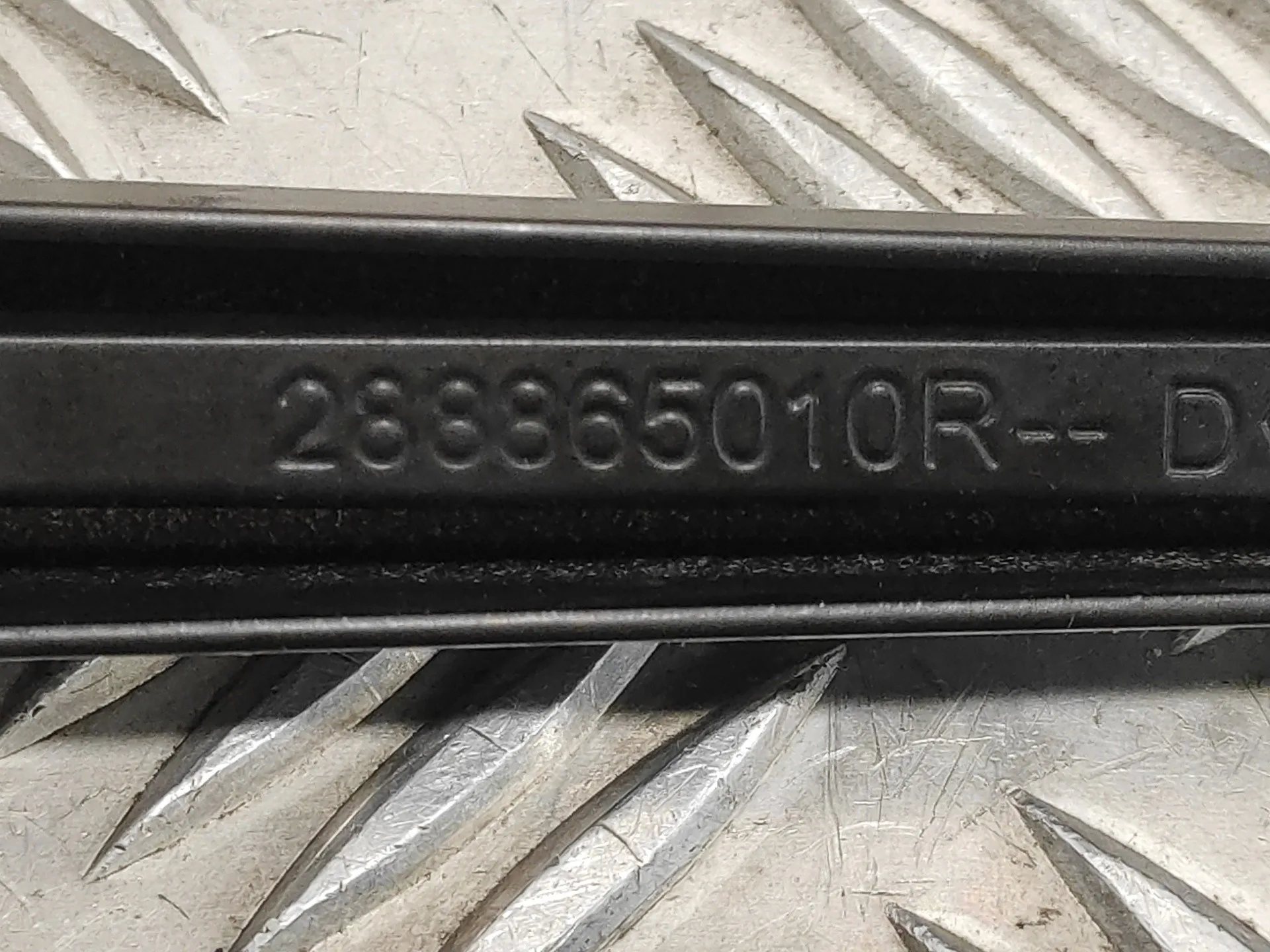 Brazo Limpia Delantero Derecho para Renault Clio V