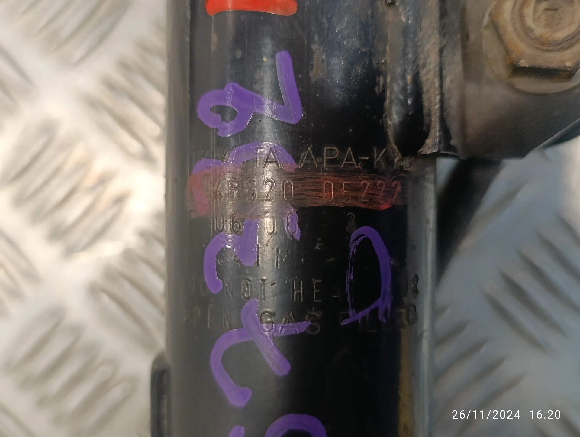 Amortiguador Delantero Izquierdo para Toyota Avensis Berlina (T25)