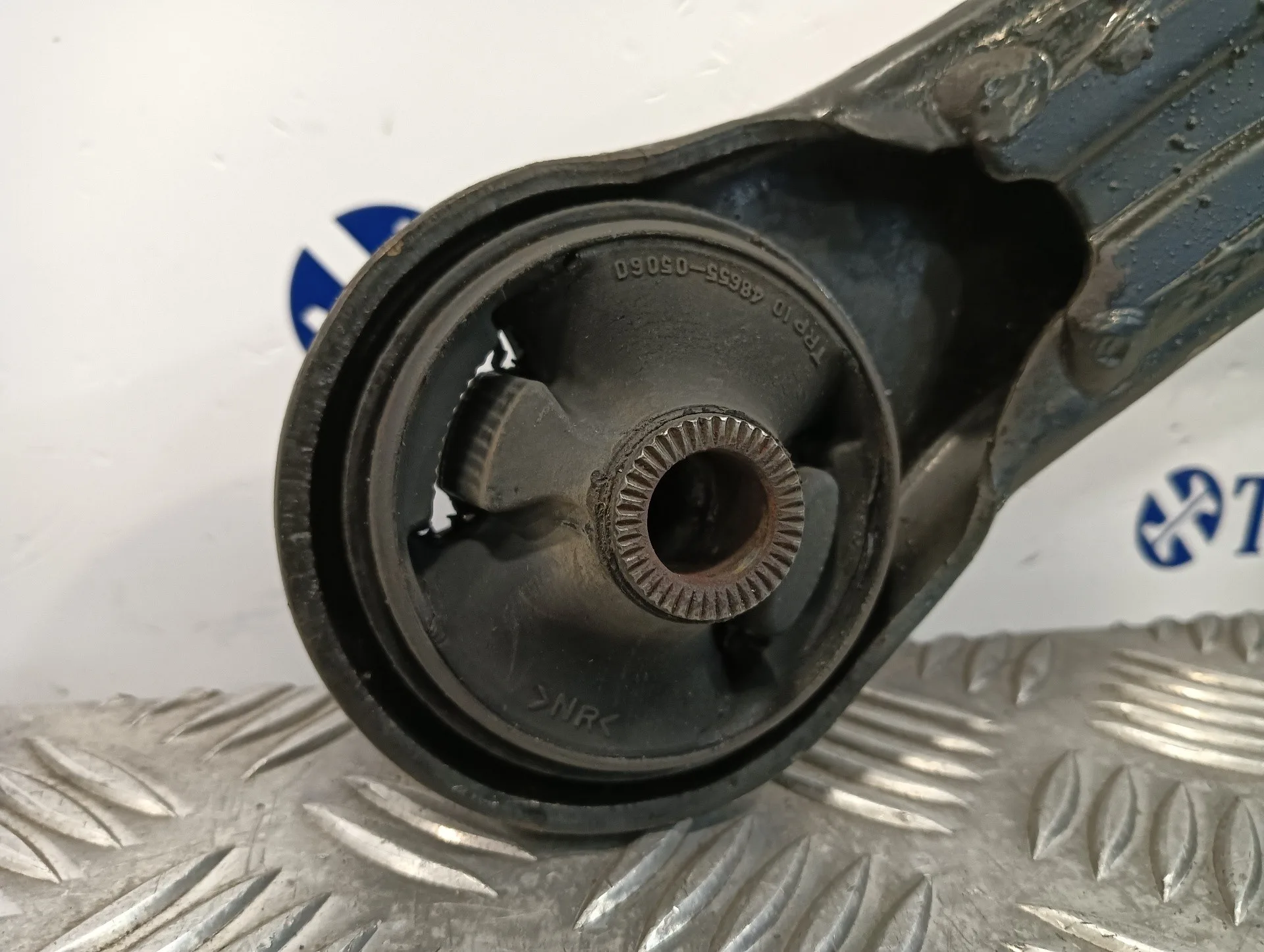 Brazo Suspension Inferior Delantero Izquierdo para Toyota Avensis Berlina (T25)