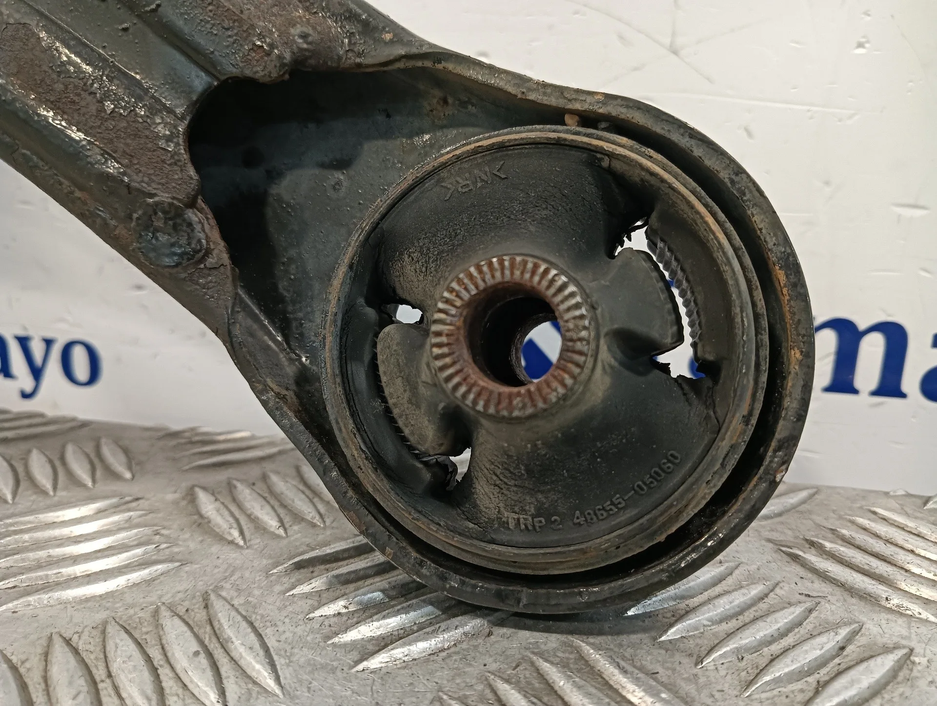 Brazo Suspension Inferior Delantero Derecho para Toyota Avensis Berlina (T25)