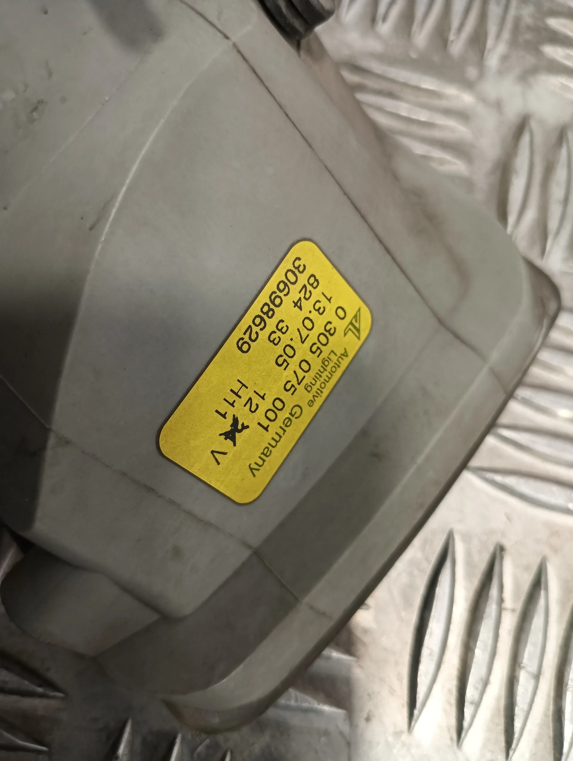 Faro Antiniebla Izquierdo para Volvo V50 Familiar