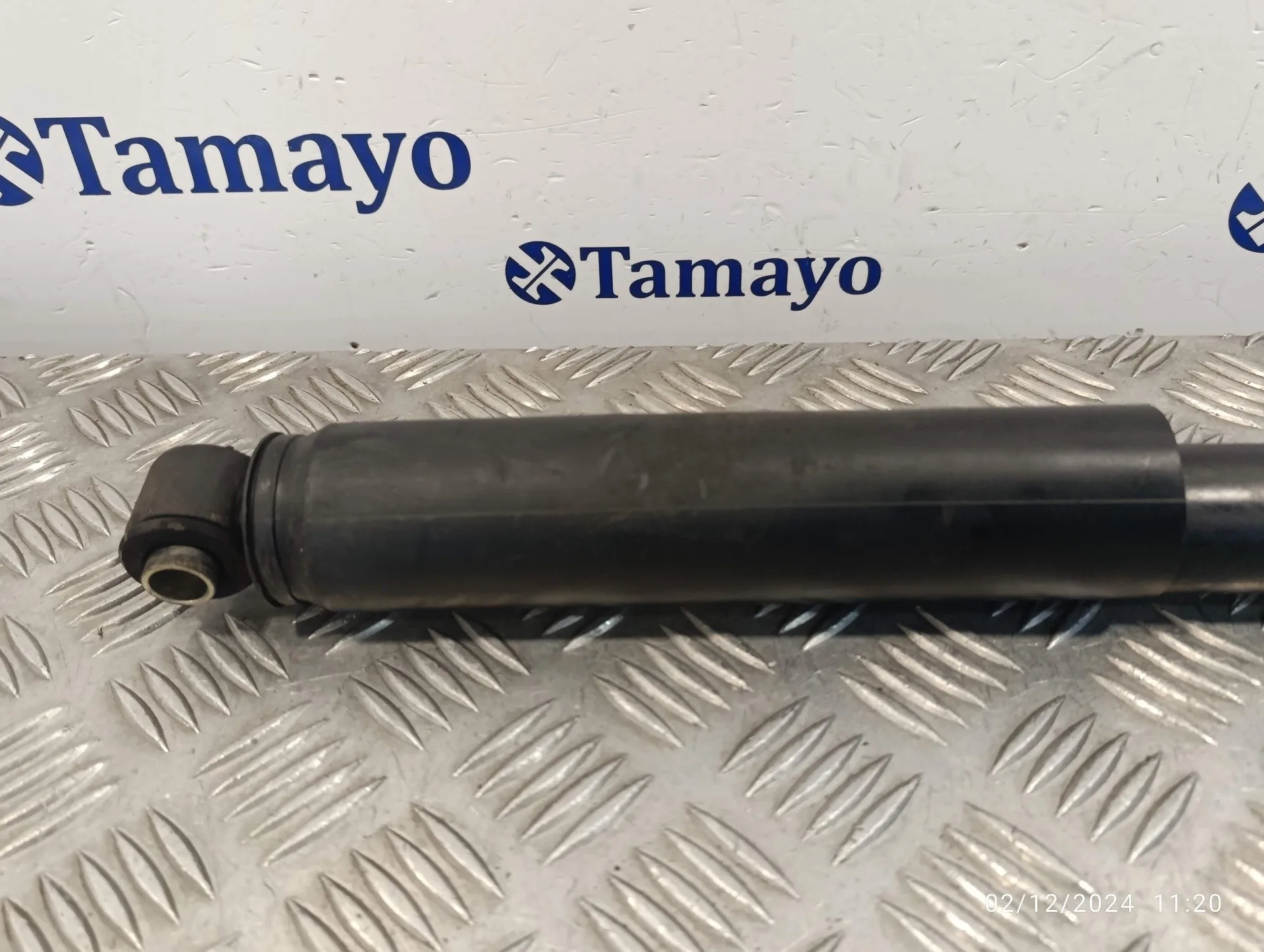 Amortiguador Trasero Derecho para Nissan Cabstar ->09.06