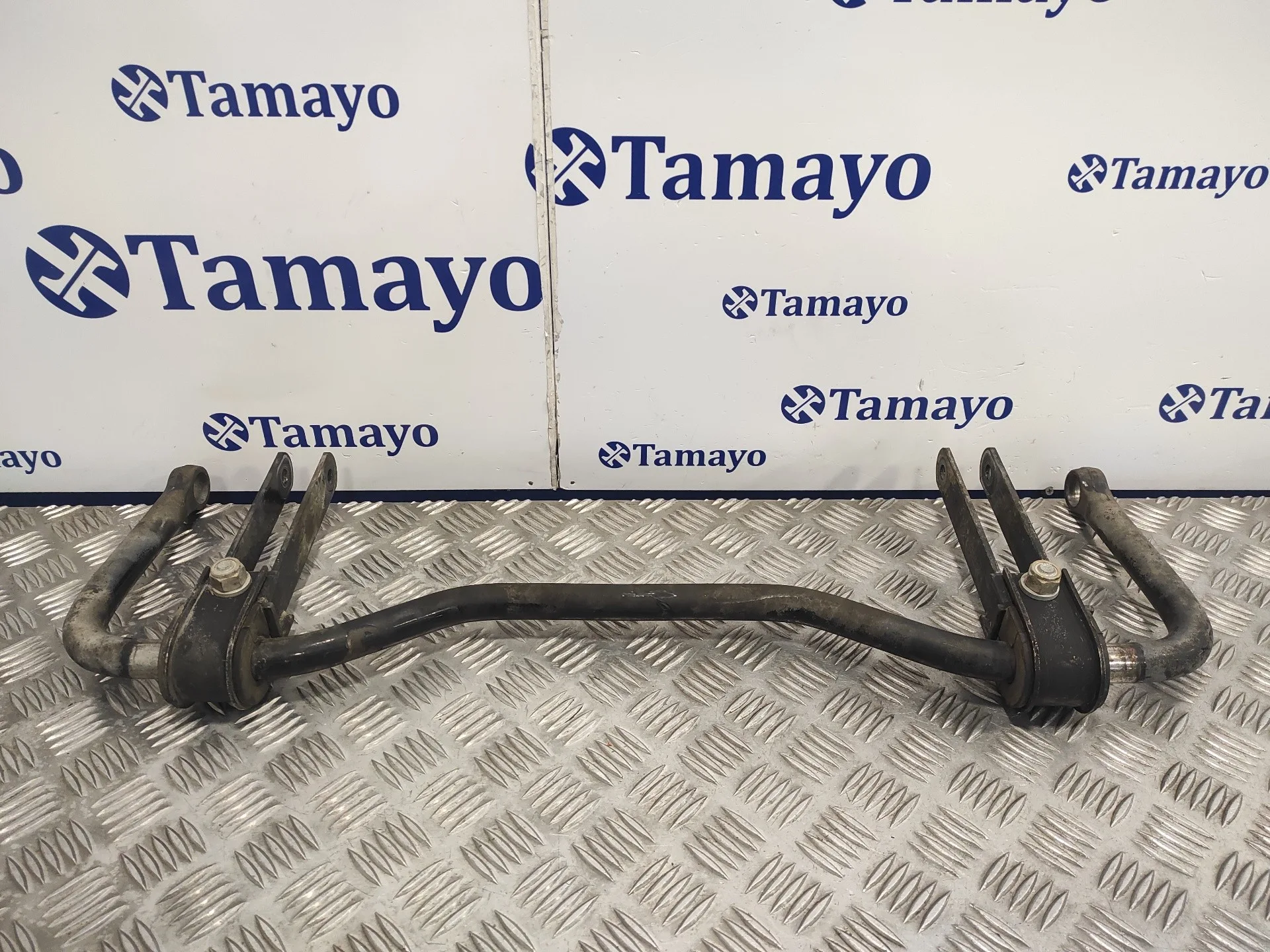 Barra Estabilizadora Trasera para Nissan Cabstar ->09.06