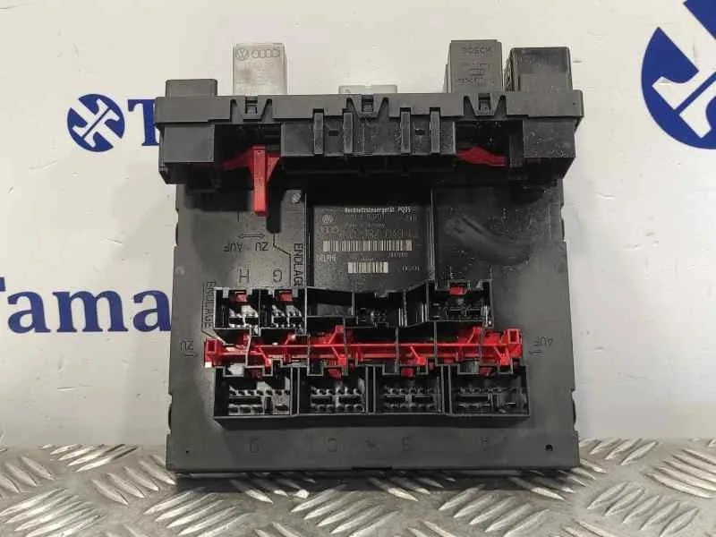 Caja Reles / Fusibles para Volkswagen Golf V Berlina (1K1)