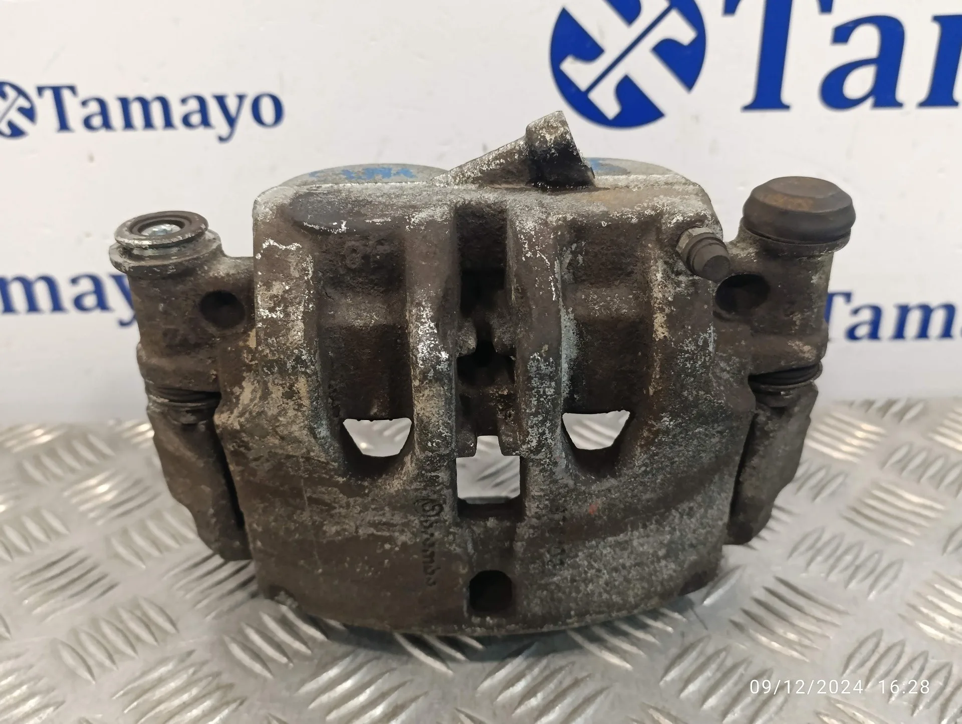 Pinza Freno Delantera Izquierda para Nissan Cabstar ->09.06