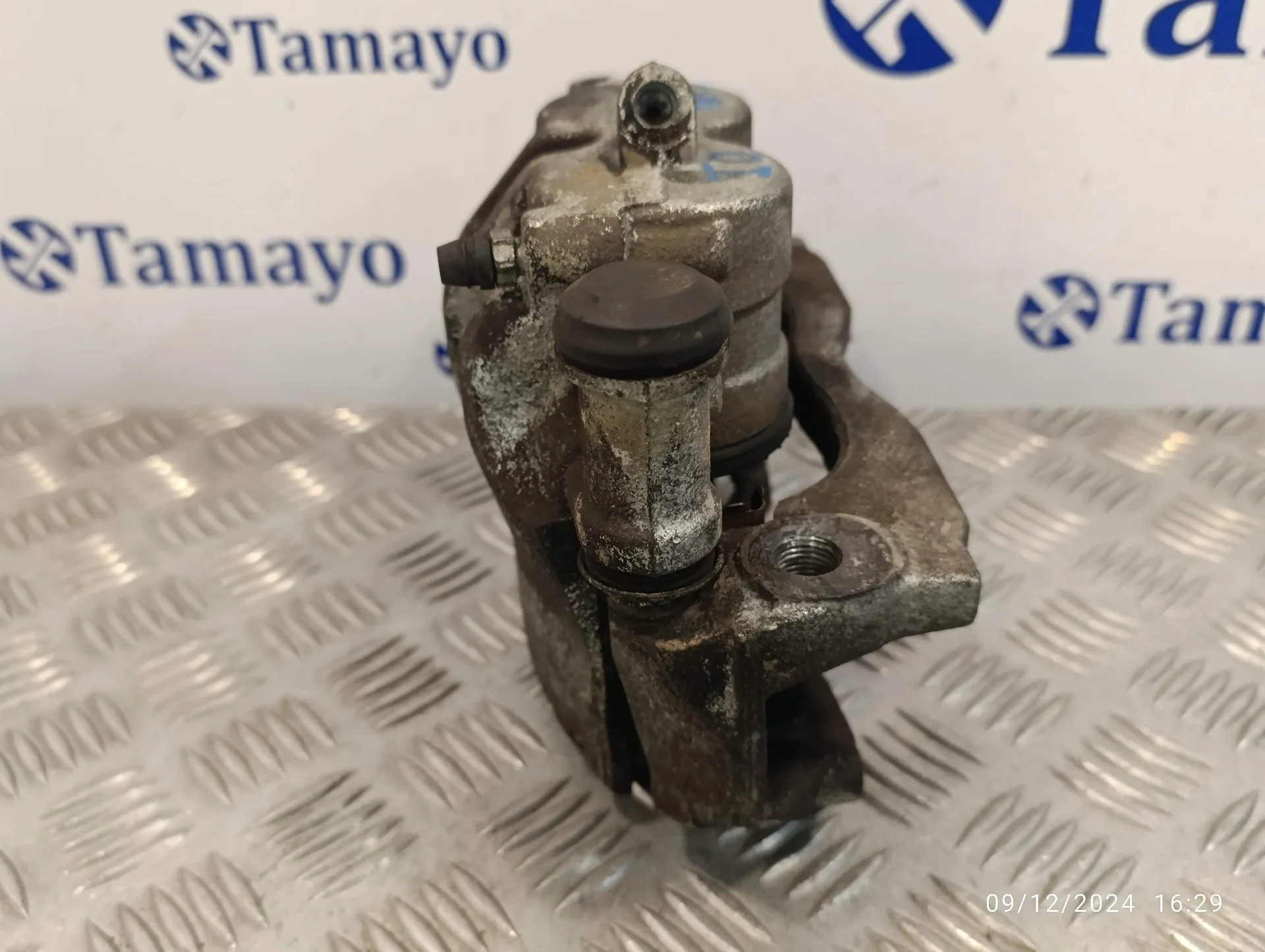 Pinza Freno Delantera Izquierda para Nissan Cabstar ->09.06