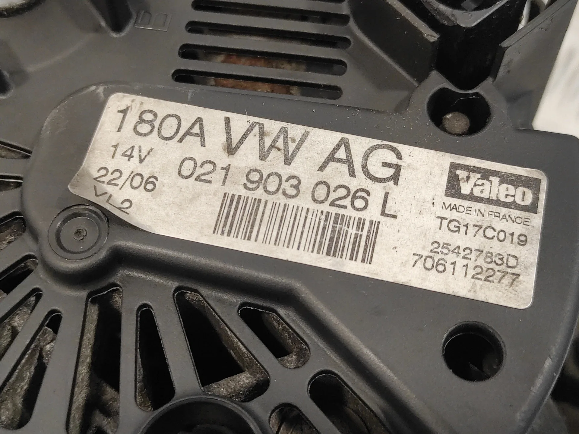 Alternador para Volkswagen Passat Variant (3C5)