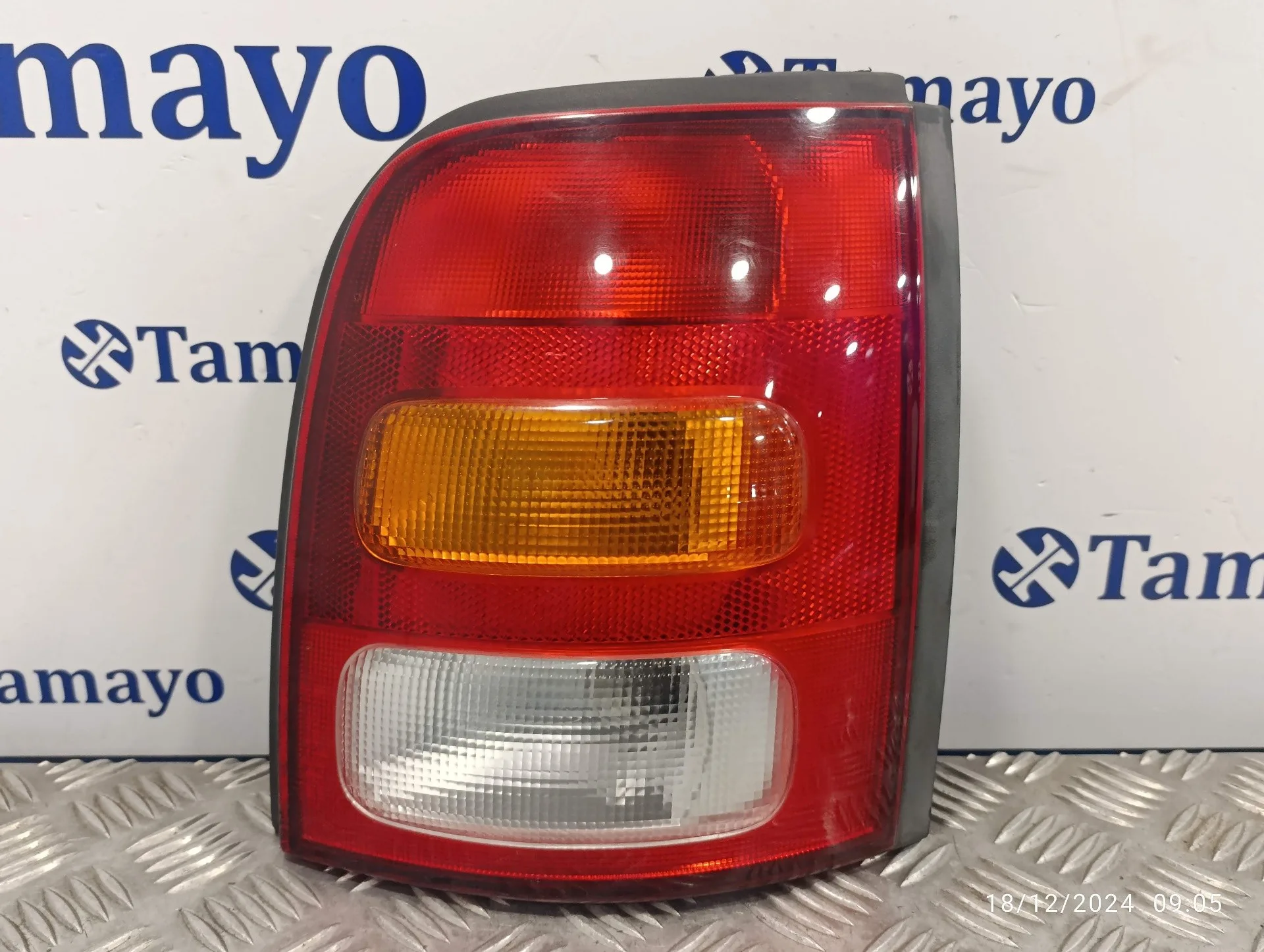 Piloto Trasero Derecho para Nissan Micra (K11)
