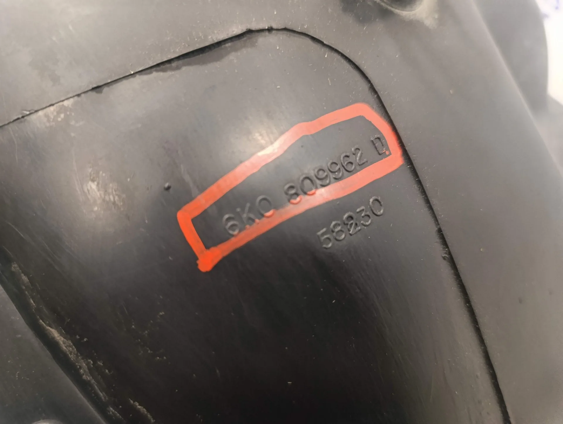 Plastico Paso Rueda Delantero Derecho para Seat Ibiza (6K1)