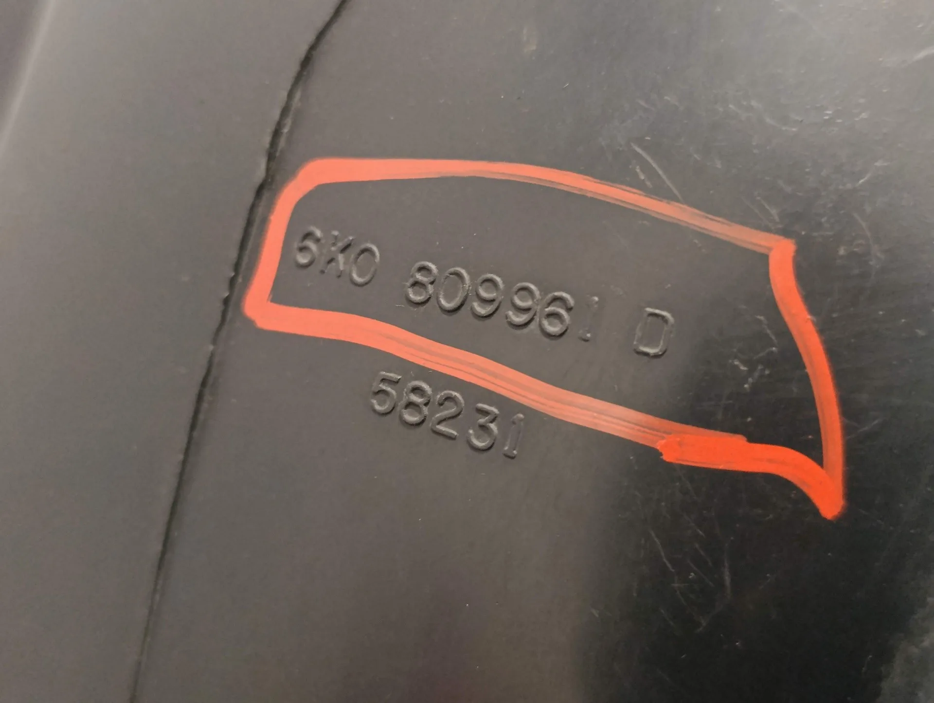 Plastico Paso Rueda Delantero Izquierdo para Seat Ibiza (6K1)