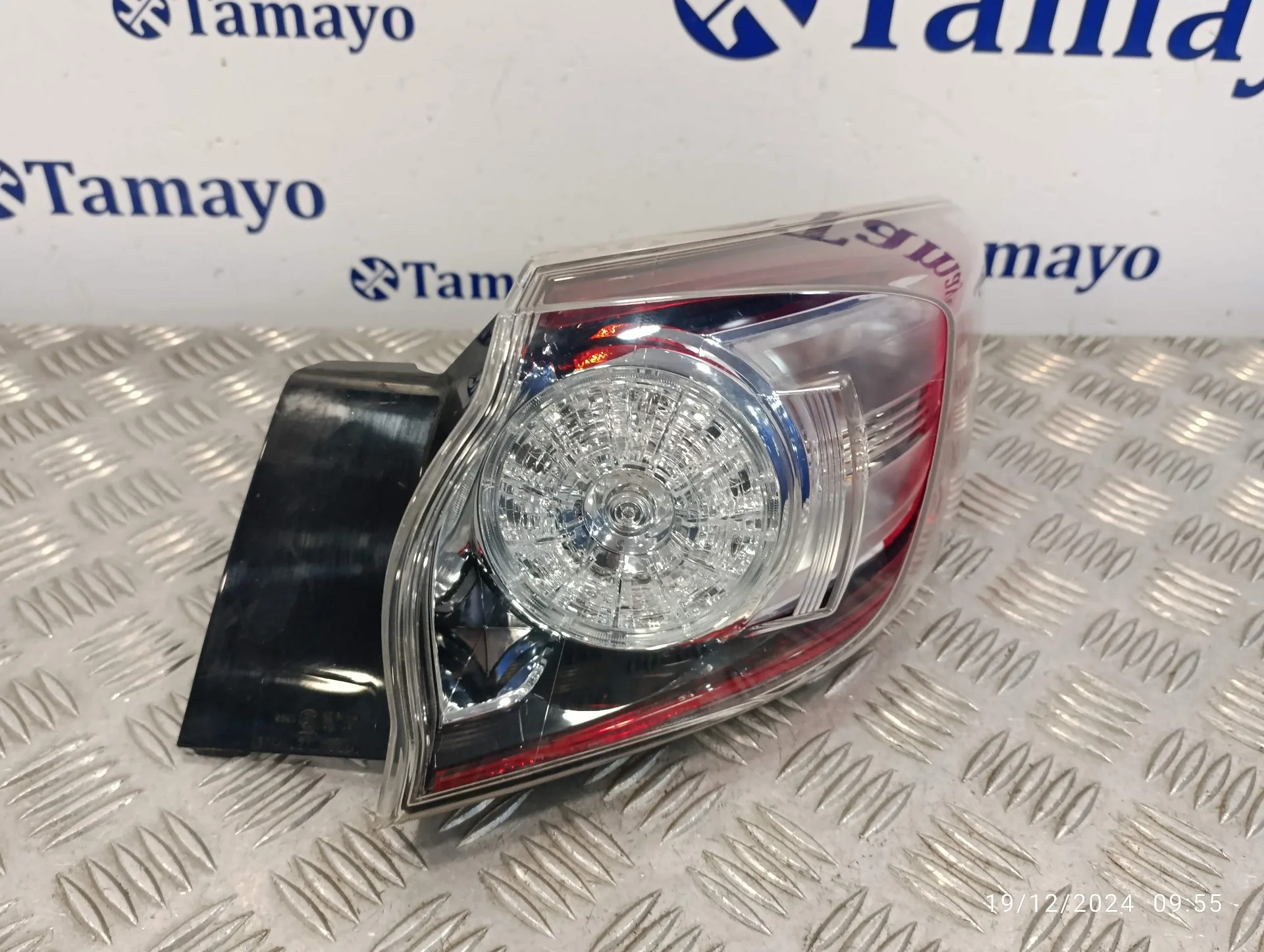 Piloto Trasero Derecho para Mazda 3 Lim. (Bl)