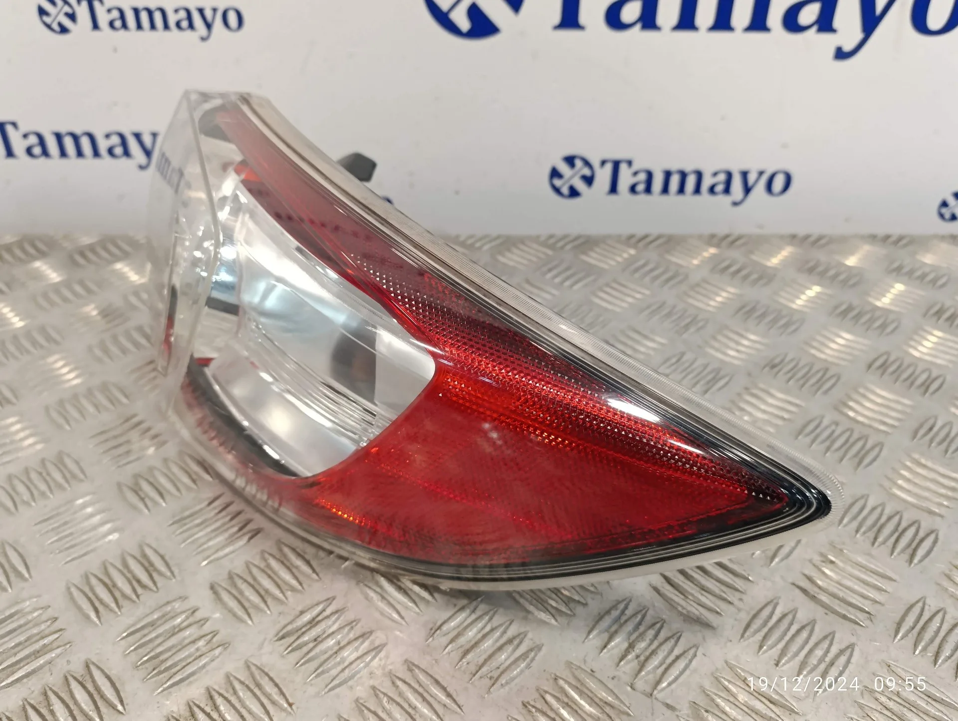 Piloto Trasero Derecho para Mazda 3 Lim. (Bl)
