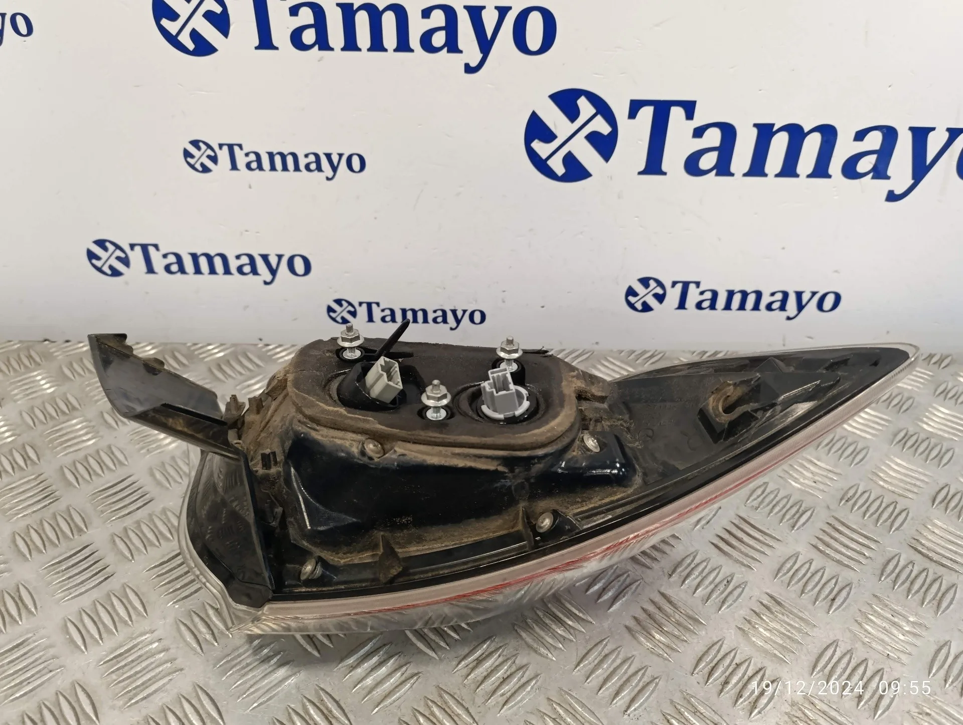 Piloto Trasero Derecho para Mazda 3 Lim. (Bl)