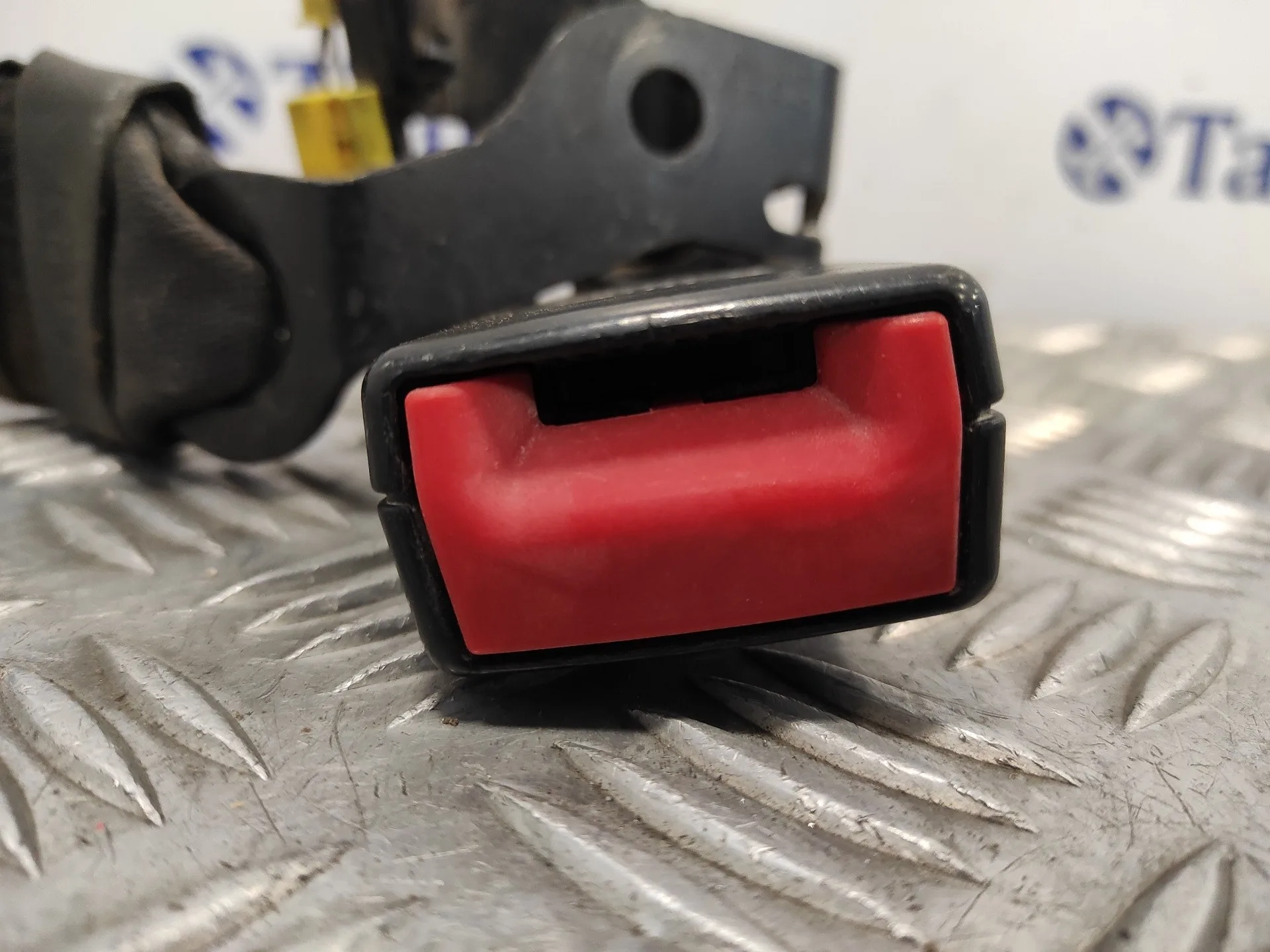 Enganche Cinturon Trasero Central para Mercedes-Benz Clase E (W212) Lim.