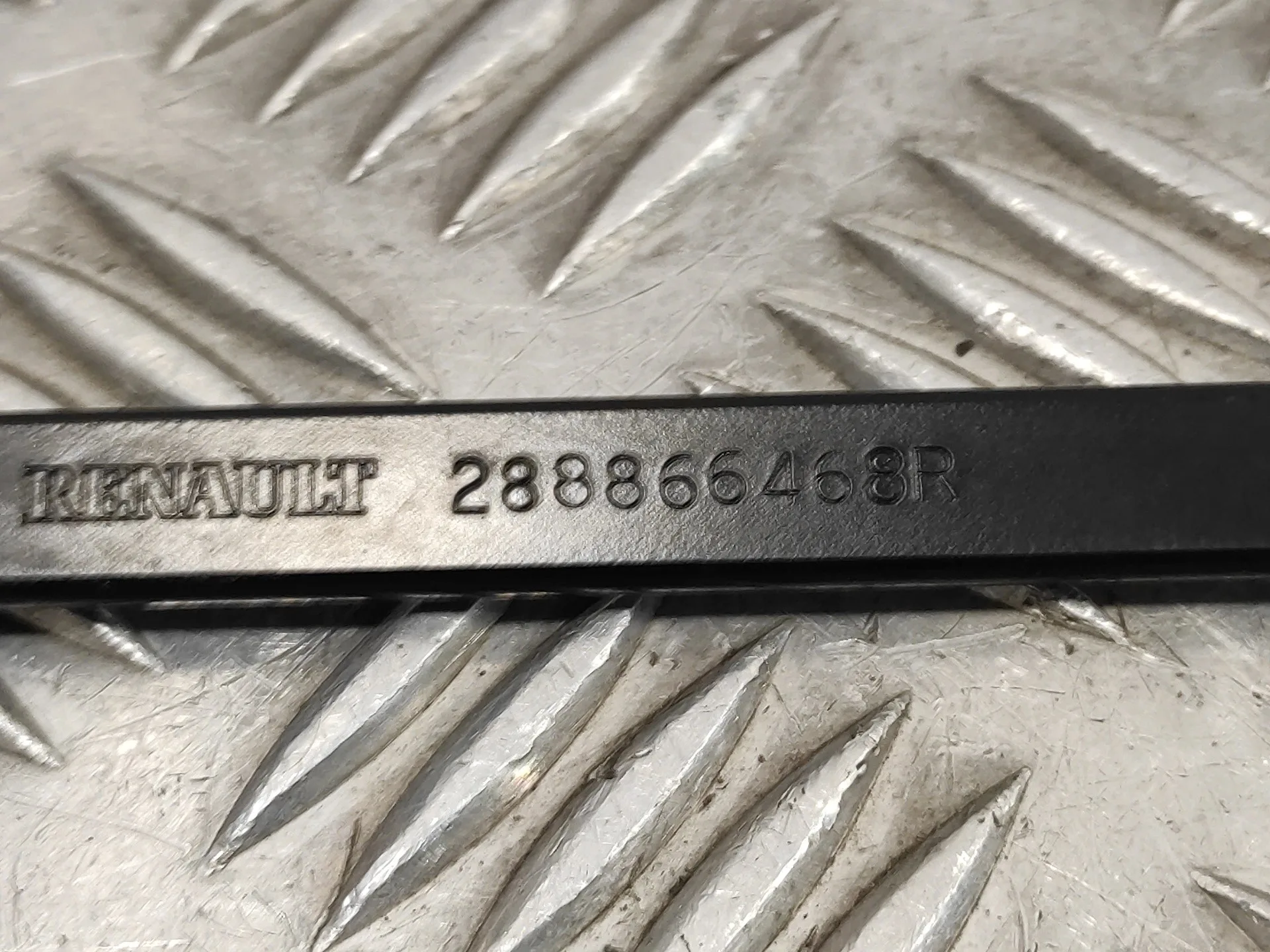 Brazo Limpia Delantero Derecho para Renault Captur Ii