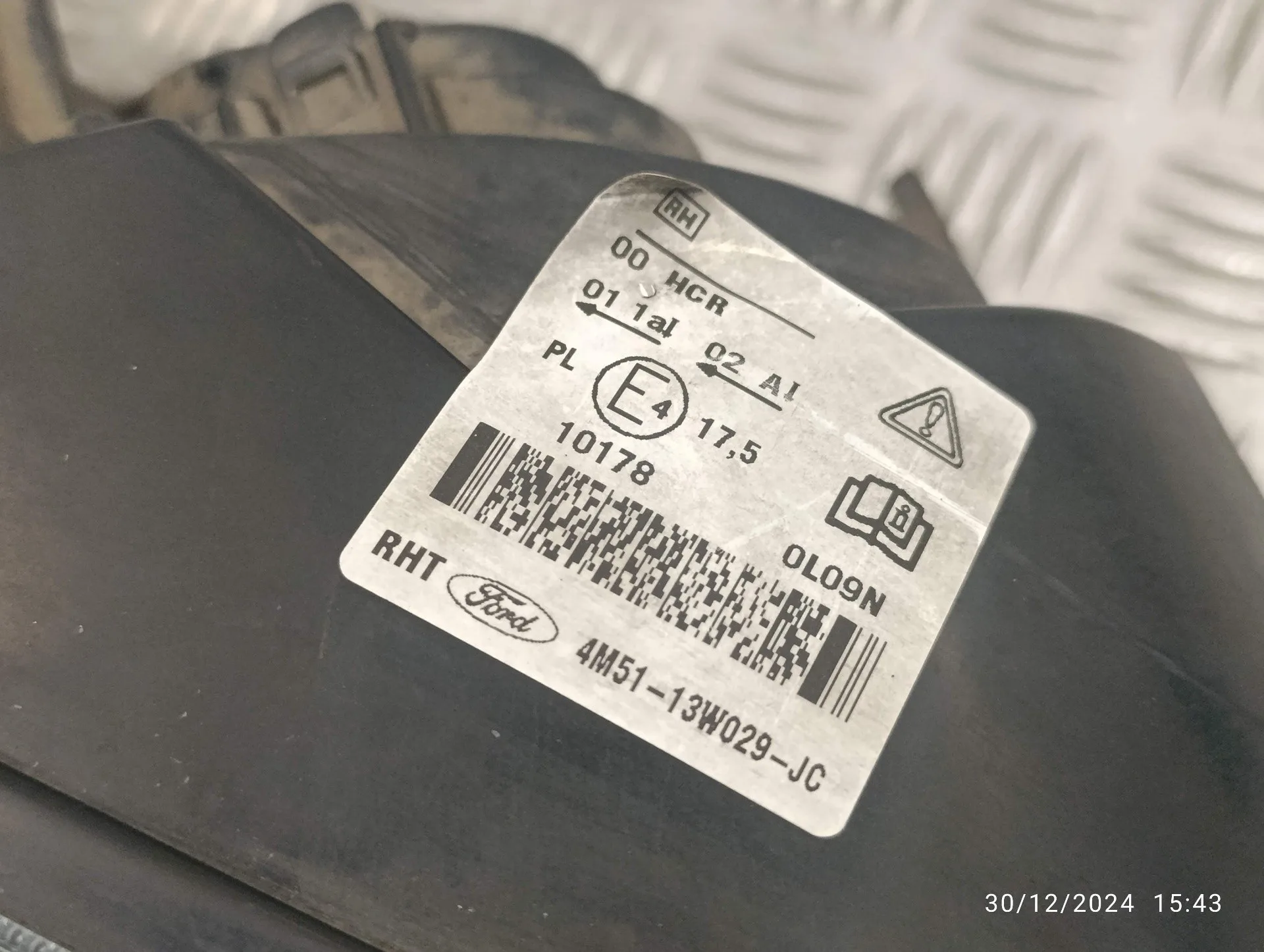 Faro Derecho para Ford Focus Berlina (Cap)