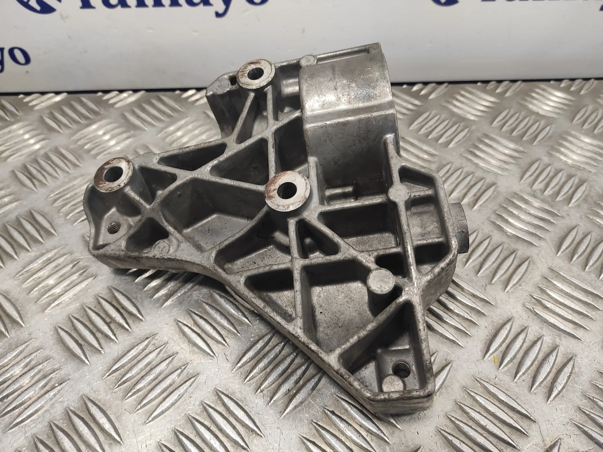Soporte Alternador para Seat Ibiza (6J5)