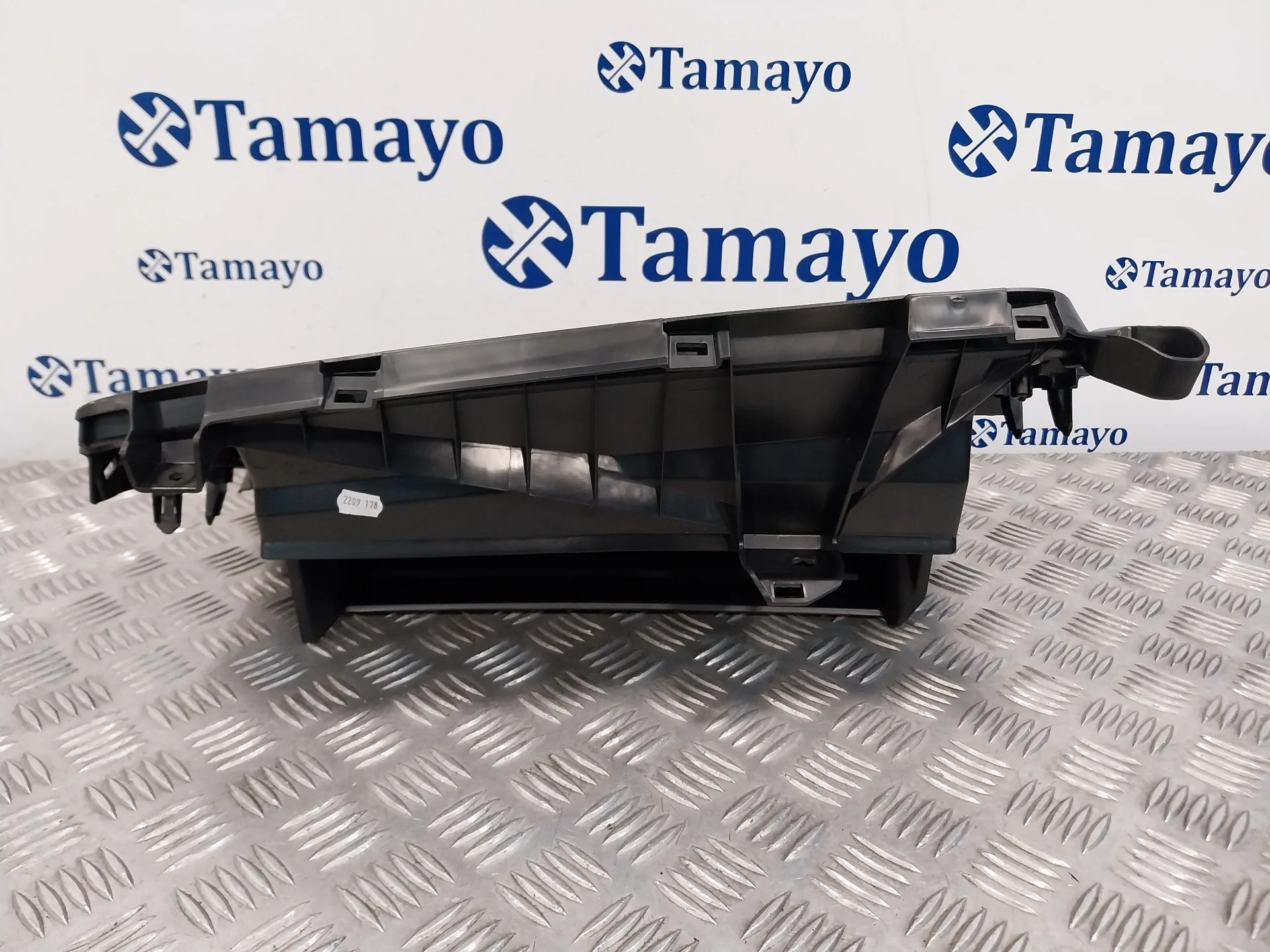 Guantera para Toyota Yaris Cross