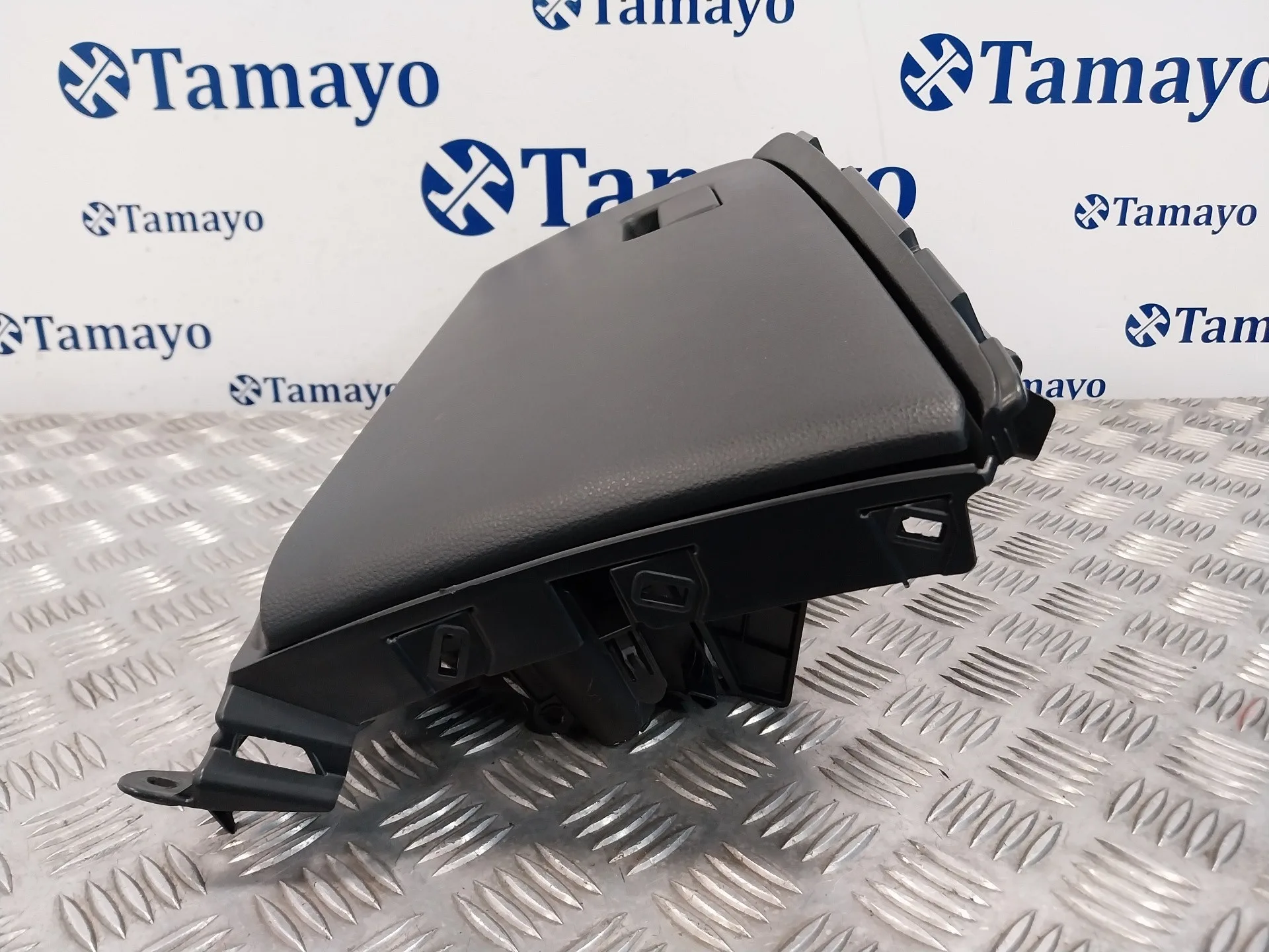 Guantera para Toyota Yaris Cross