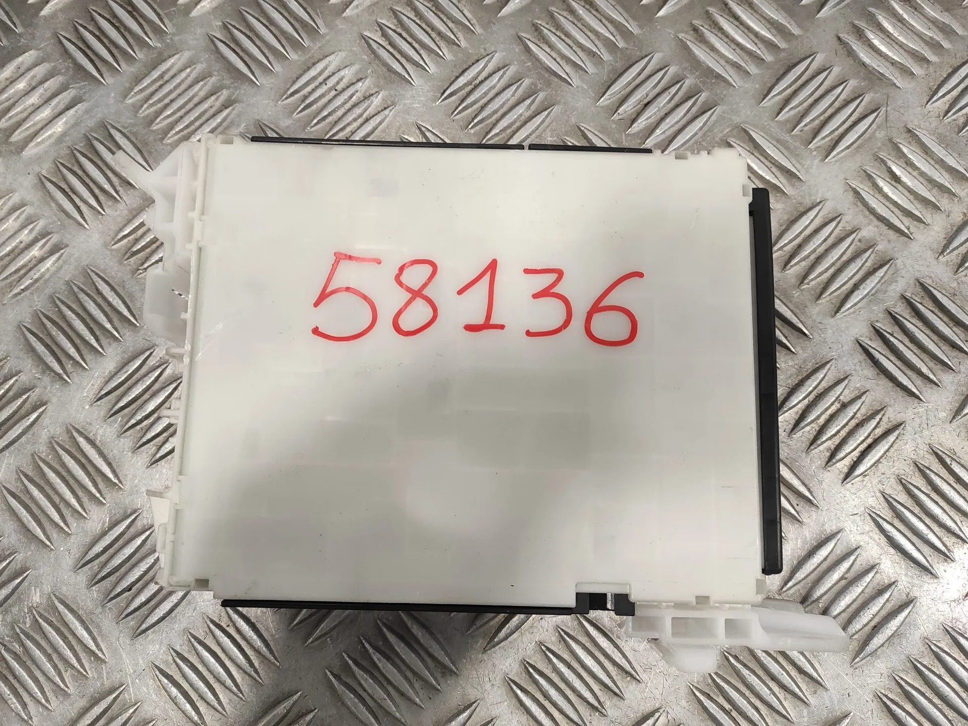 Caja Reles / Fusibles para Toyota Yaris Cross