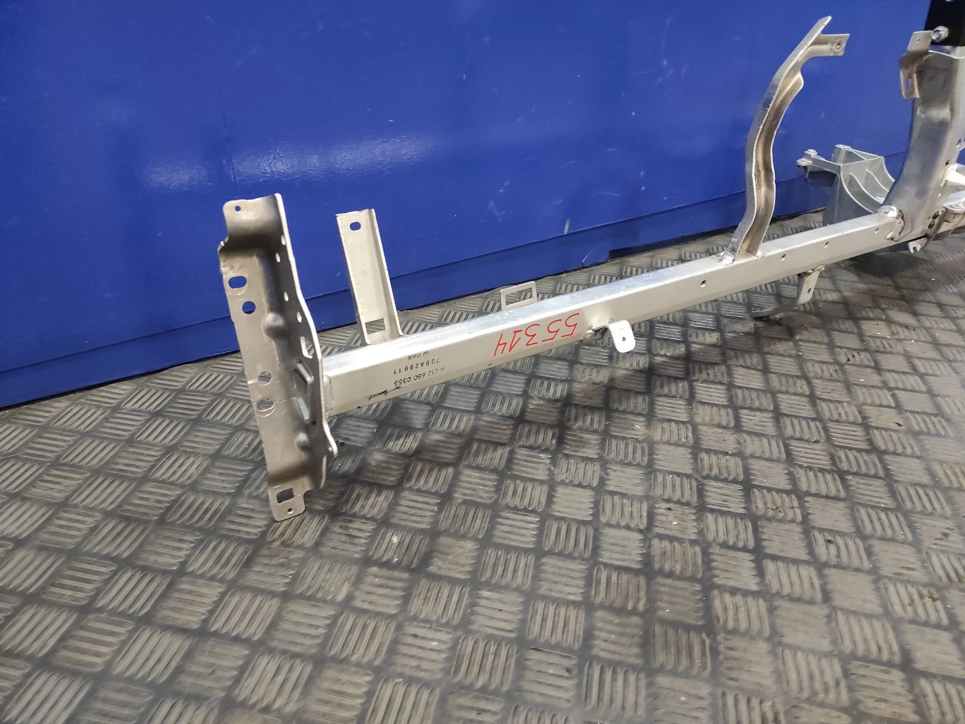 Soporte para Mercedes-Benz Clase E (W212) Lim.