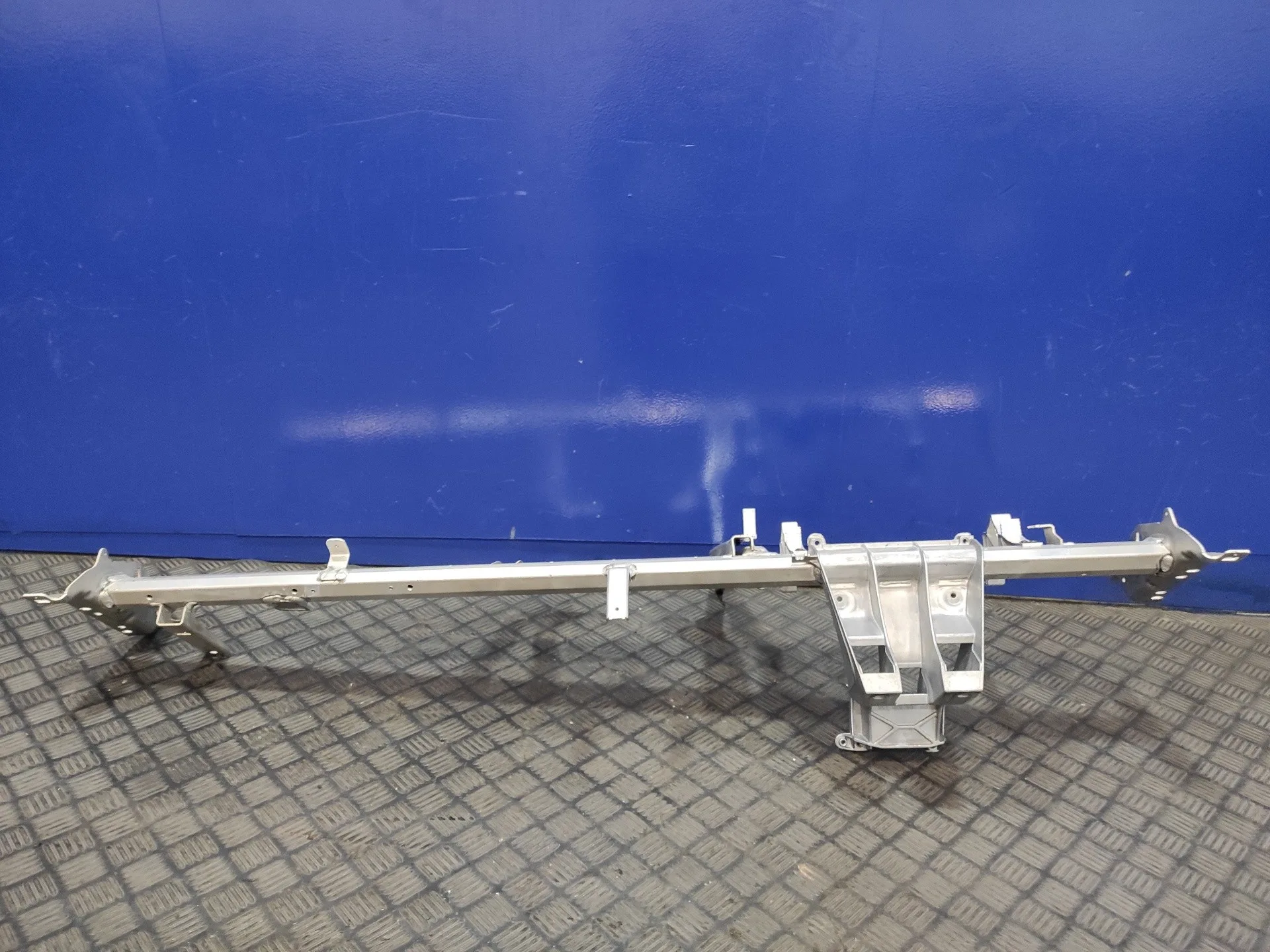 Soporte para Mercedes-Benz Clase E (W212) Lim.