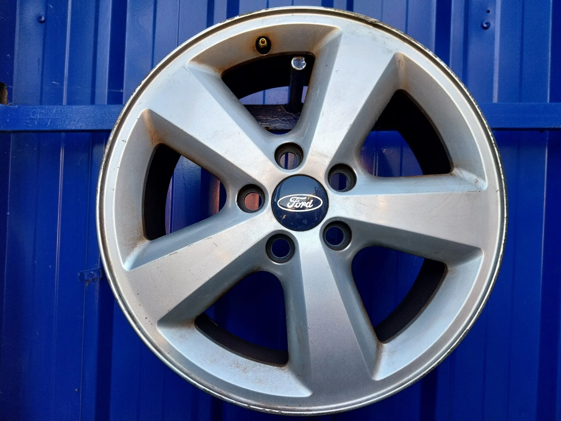 Llanta para Ford Focus Berlina (Cap)
