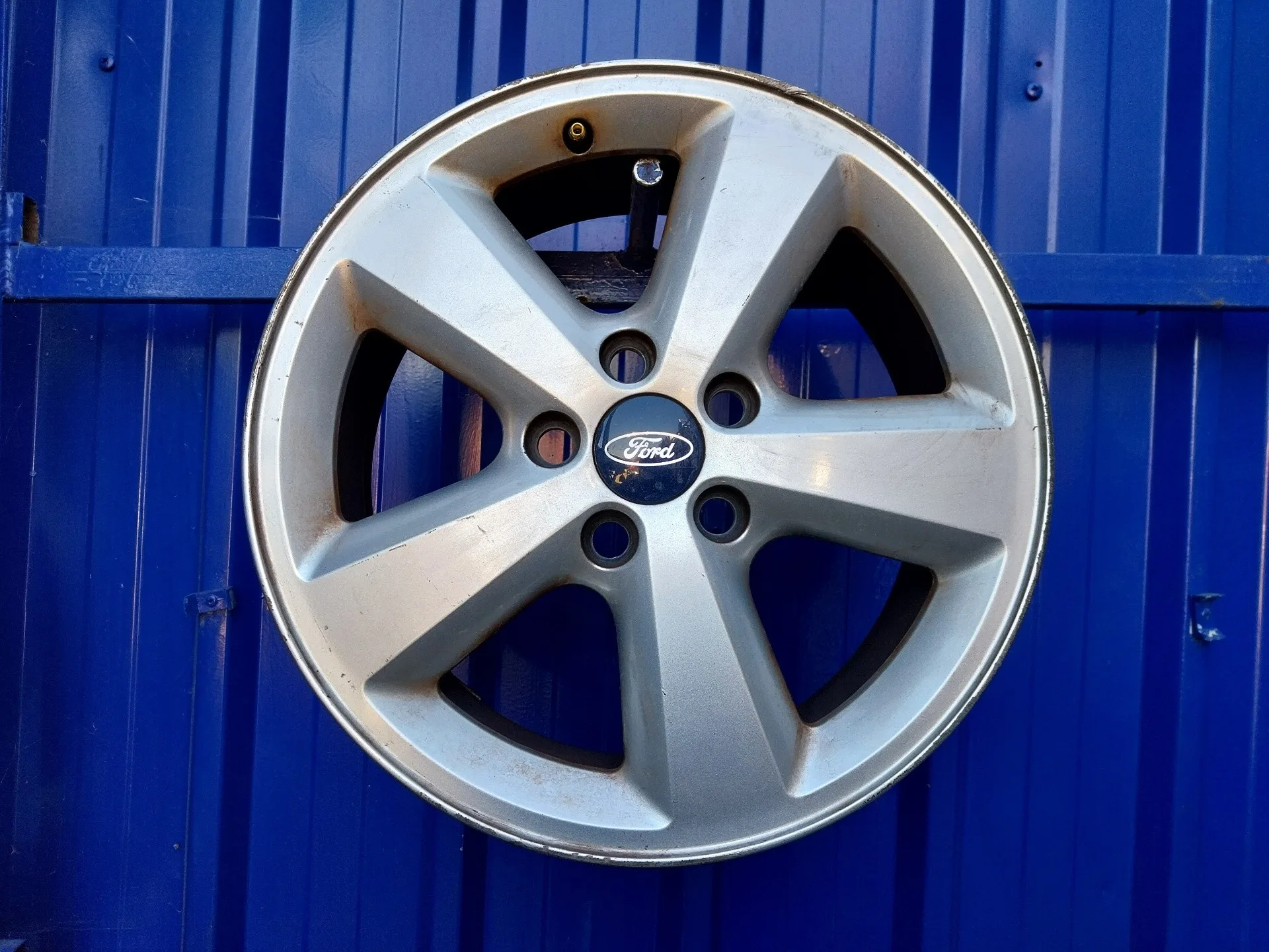 Llanta para Ford Focus Berlina (Cap)