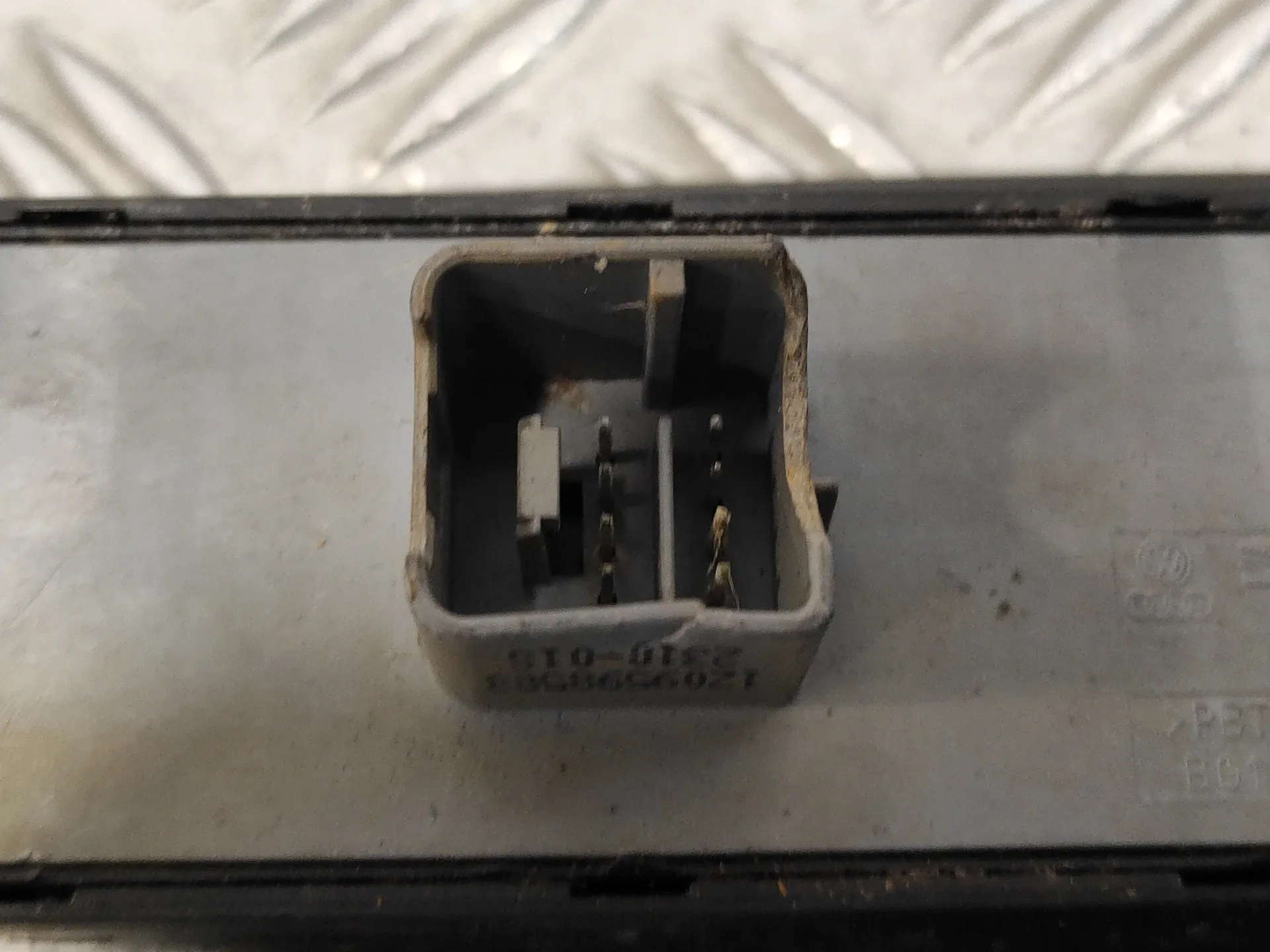 Mando Elevalunas Delantero Izquierdo para Skoda Octavia Berlina (1Z3)