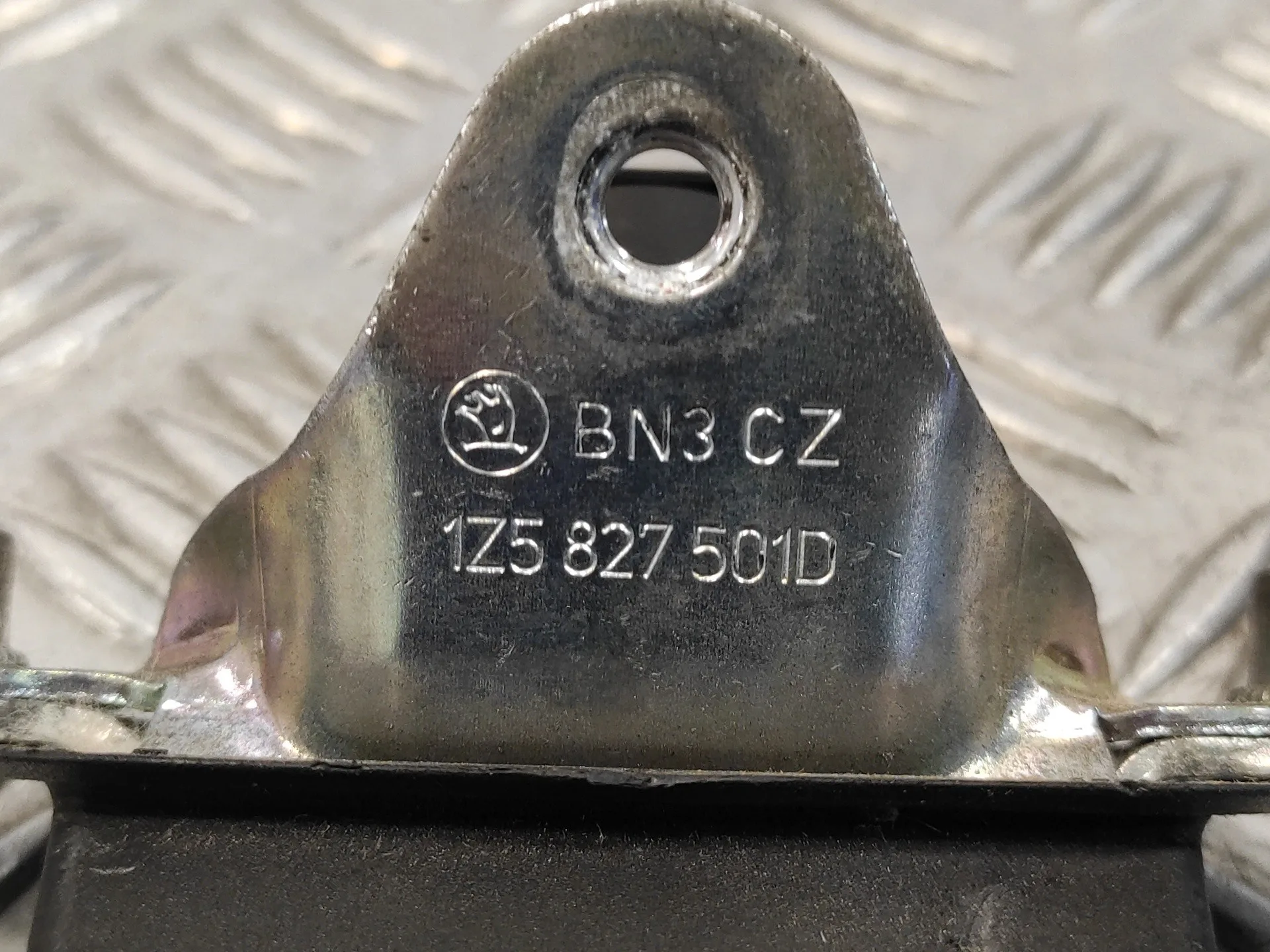 Cerradura Maletero / Porton para Skoda Octavia Berlina (1Z3)