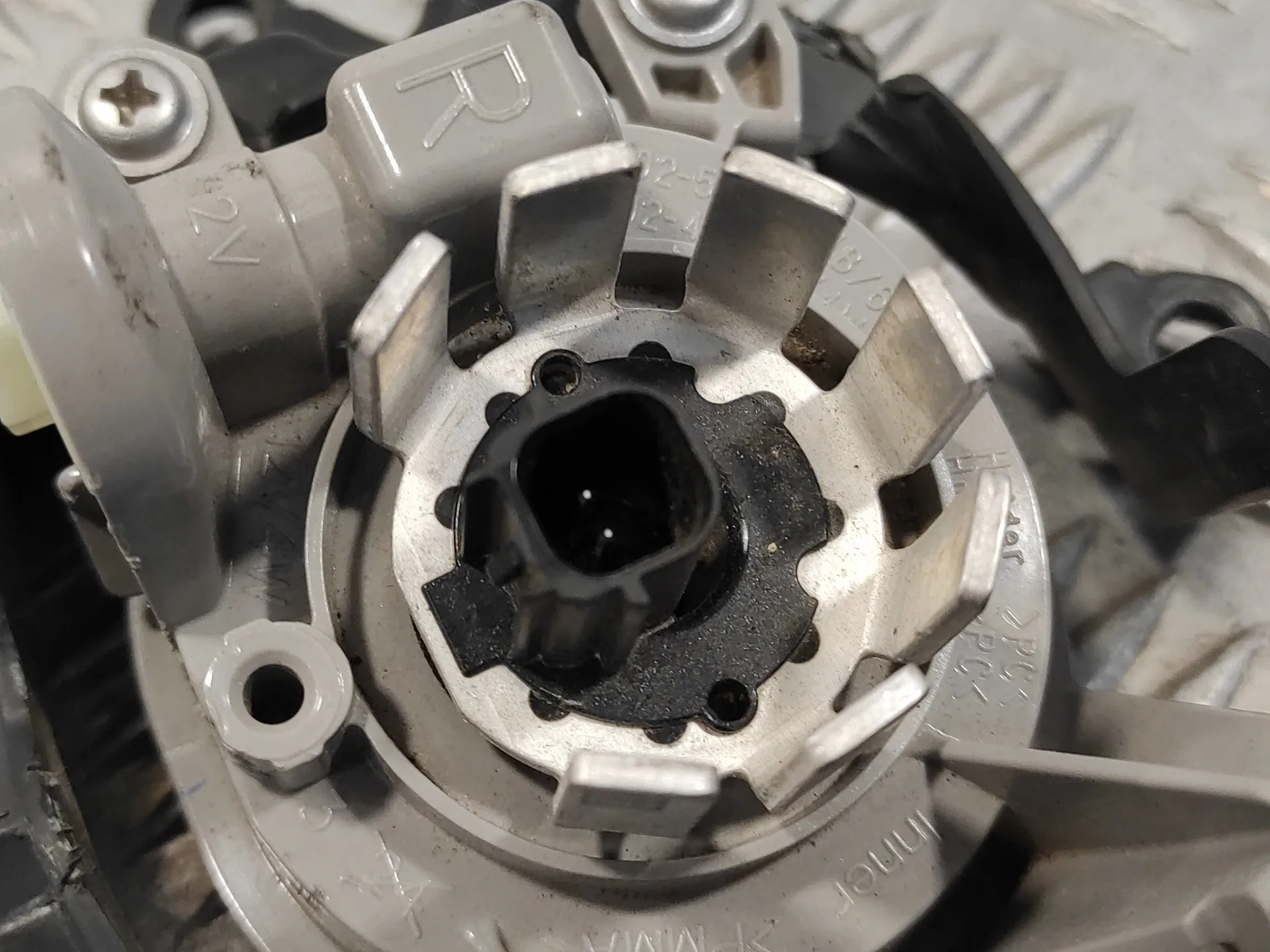 Faro Antiniebla Derecho para Toyota Yaris Cross