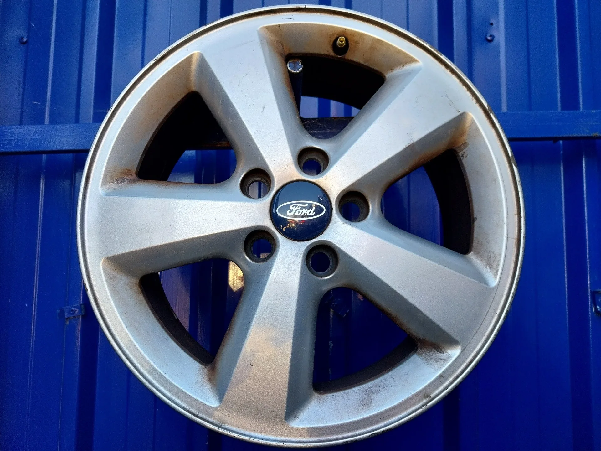 Llanta para Ford Focus Berlina (Cap)