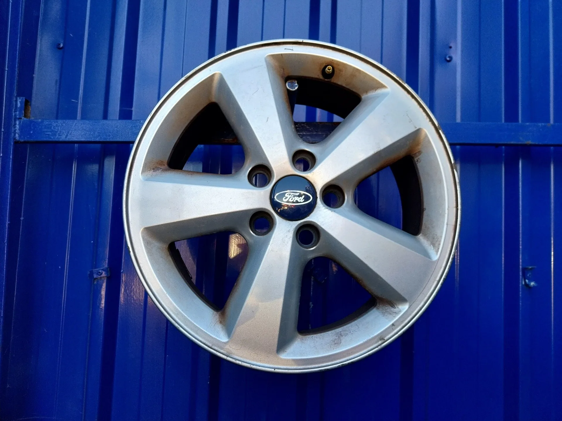 Llanta para Ford Focus Berlina (Cap)