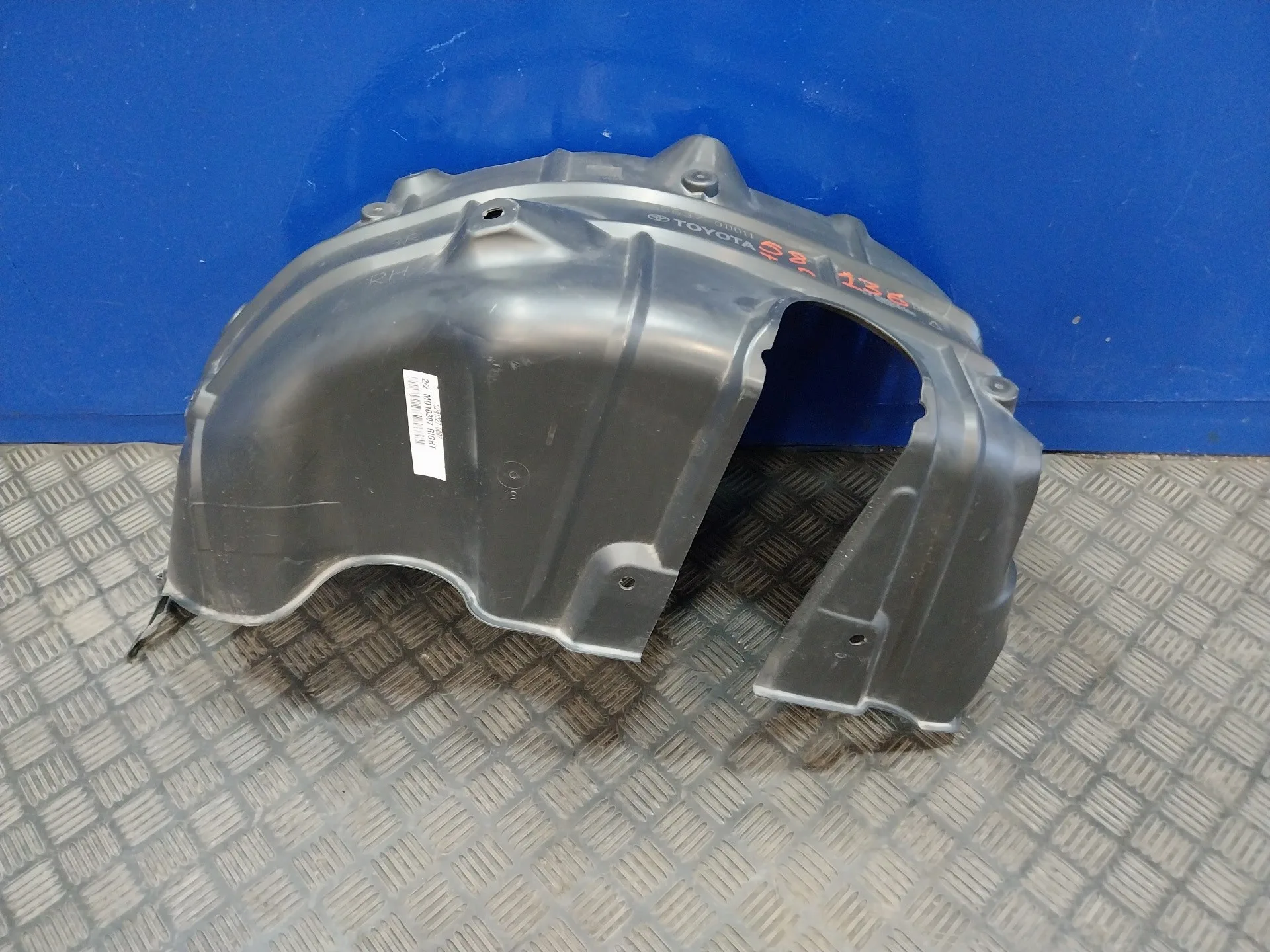 Plastico Paso Rueda Trasero Derecho para Toyota Yaris Cross