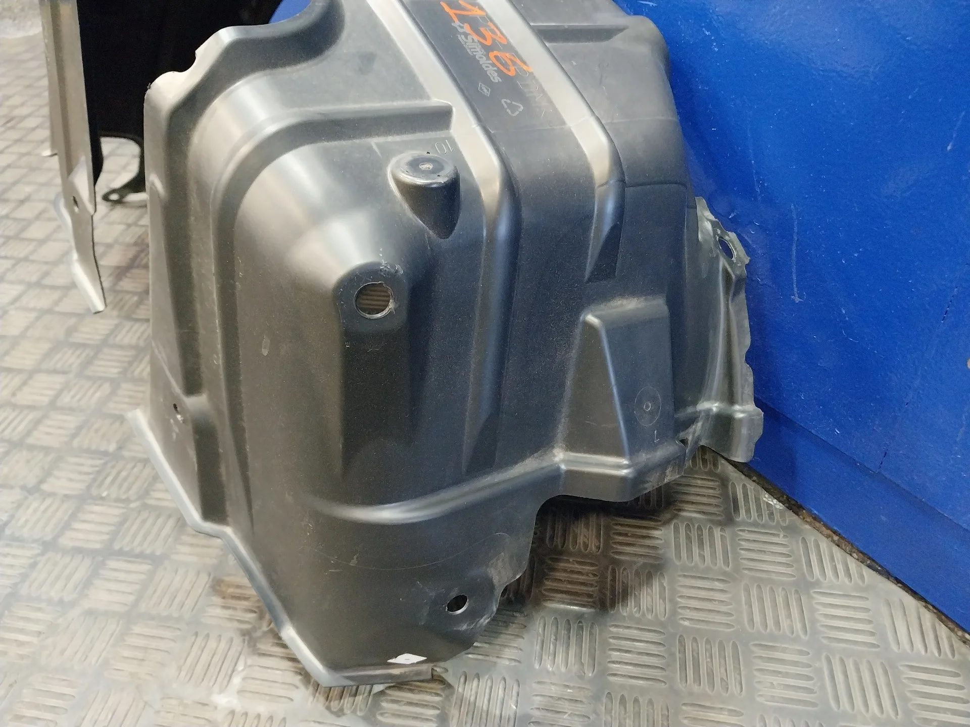 Plastico Paso Rueda Trasero Derecho para Toyota Yaris Cross