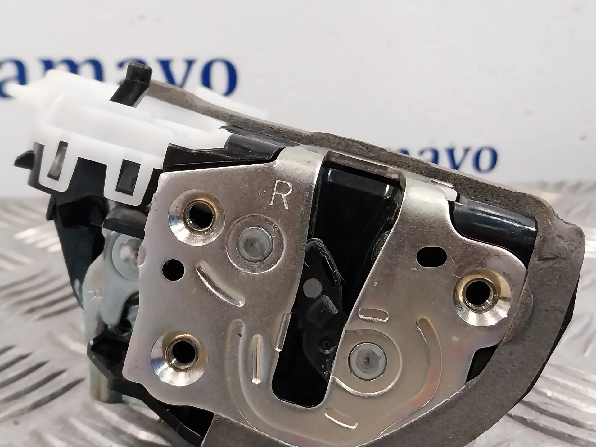Cerradura Puerta Trasera Derecha para Toyota Yaris Cross