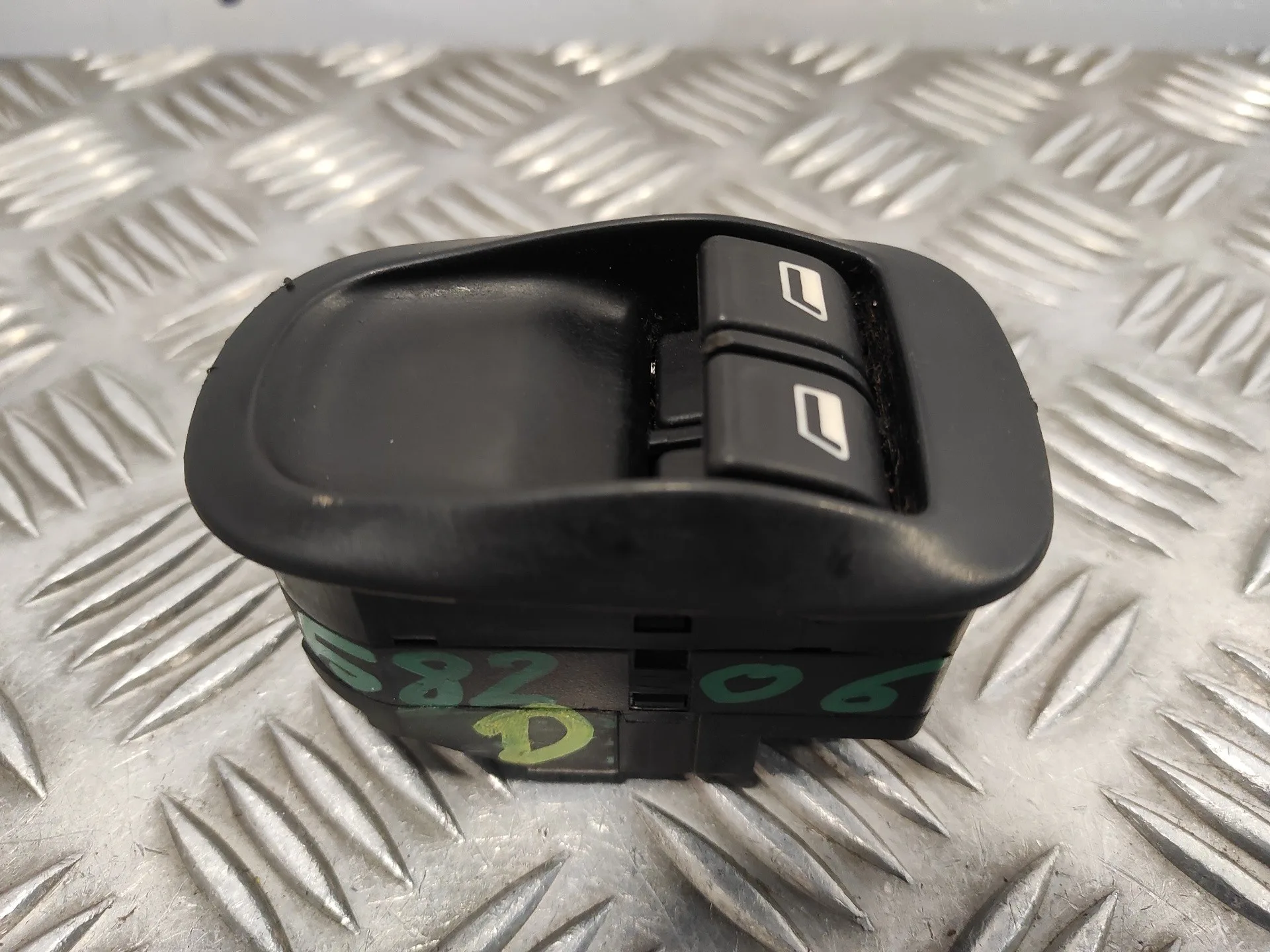 Mando Elevalunas Delantero Derecho para Peugeot 206 Berlina