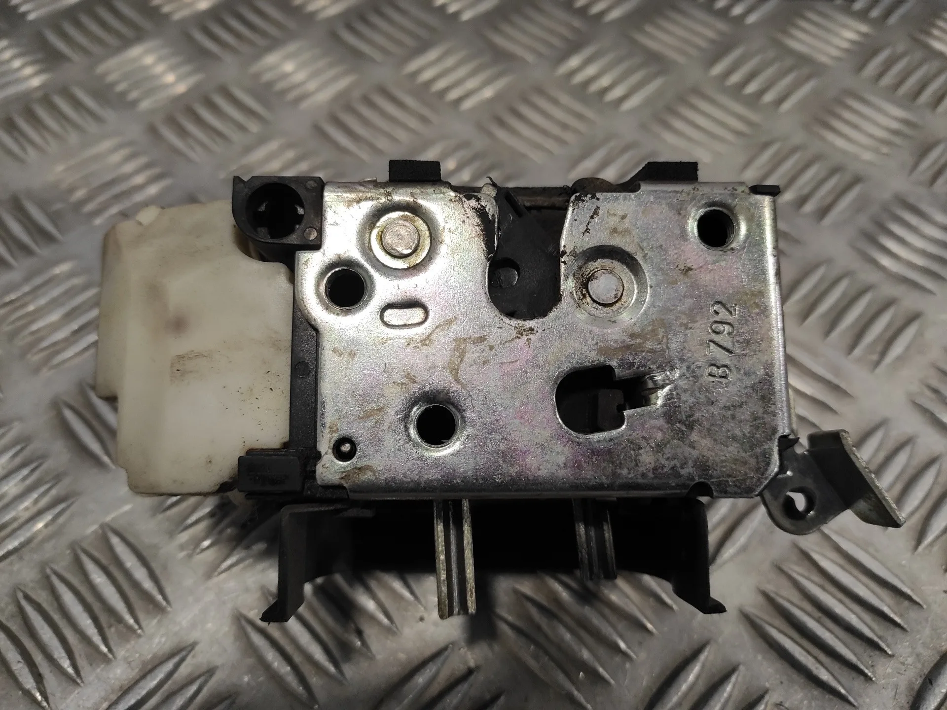 Cerradura Puerta Delantera Derecha para Fiat Multipla Nuevo (186)