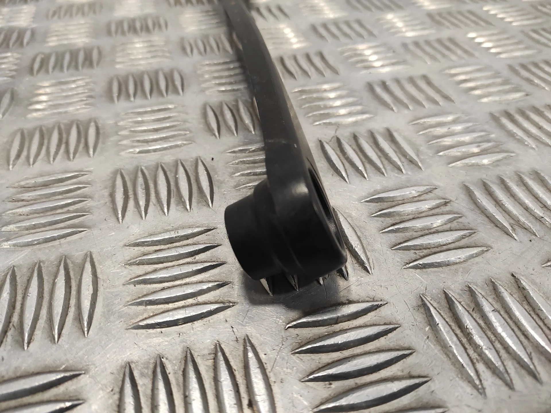 Brazo Limpia Delantero Izquierdo para Nissan Juke (F15)