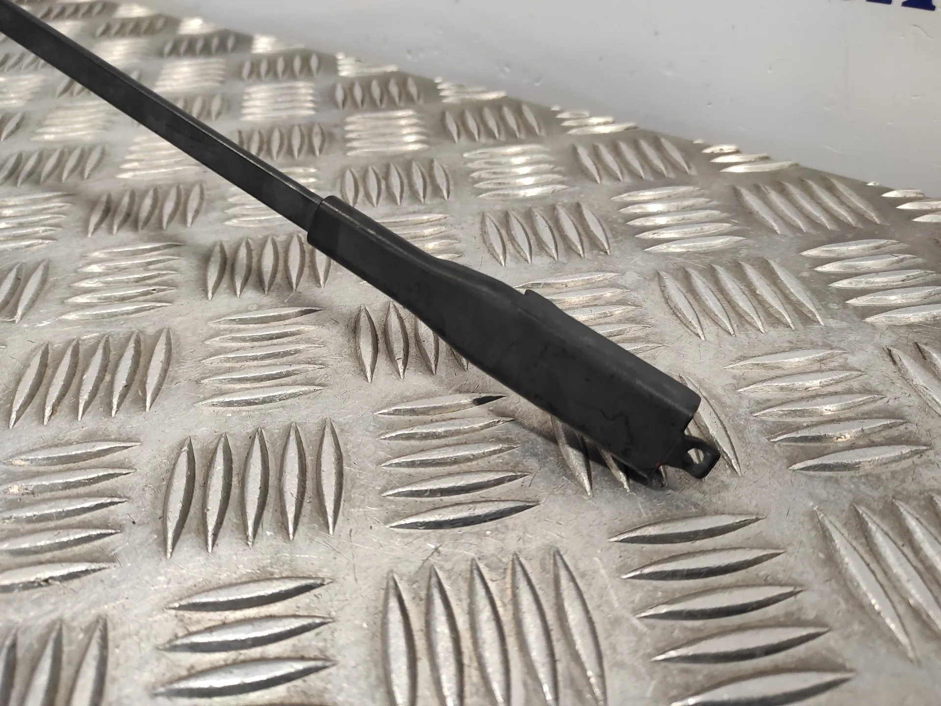 Brazo Limpia Delantero Derecho para Nissan Juke (F15)