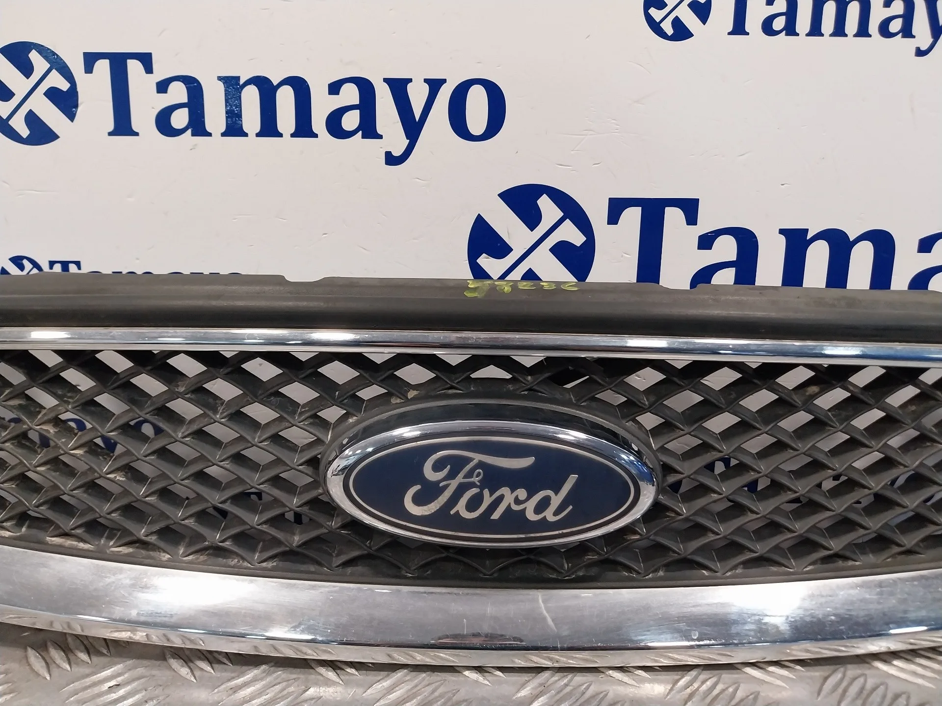 Rejilla Delantera para Ford Focus Berlina (Cap)