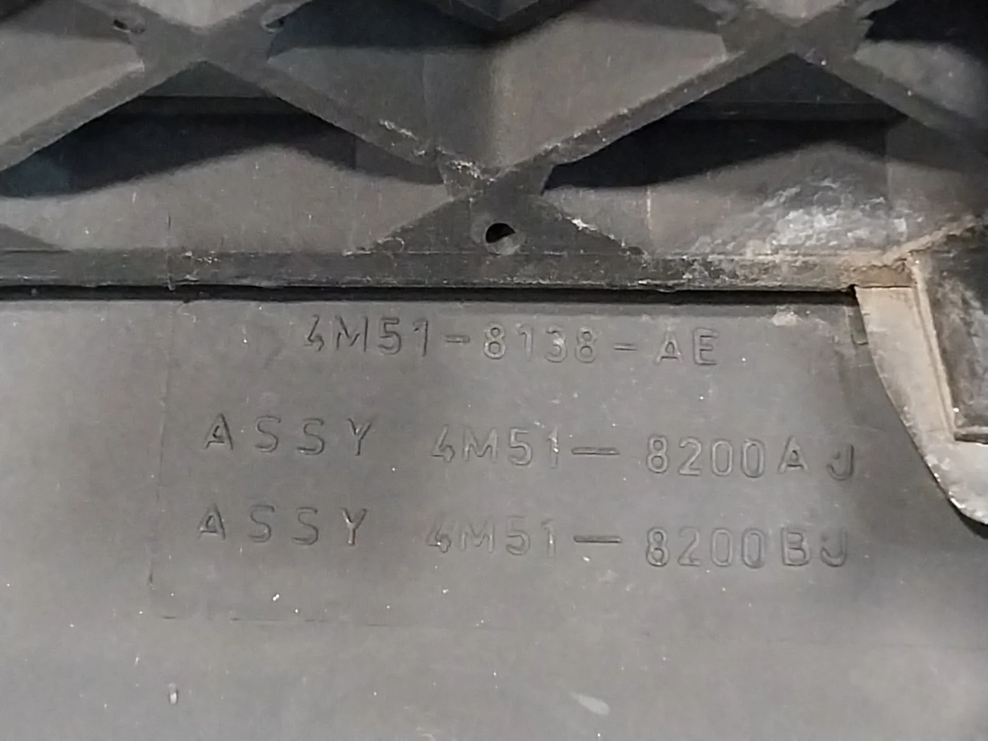 Rejilla Delantera para Ford Focus Berlina (Cap)