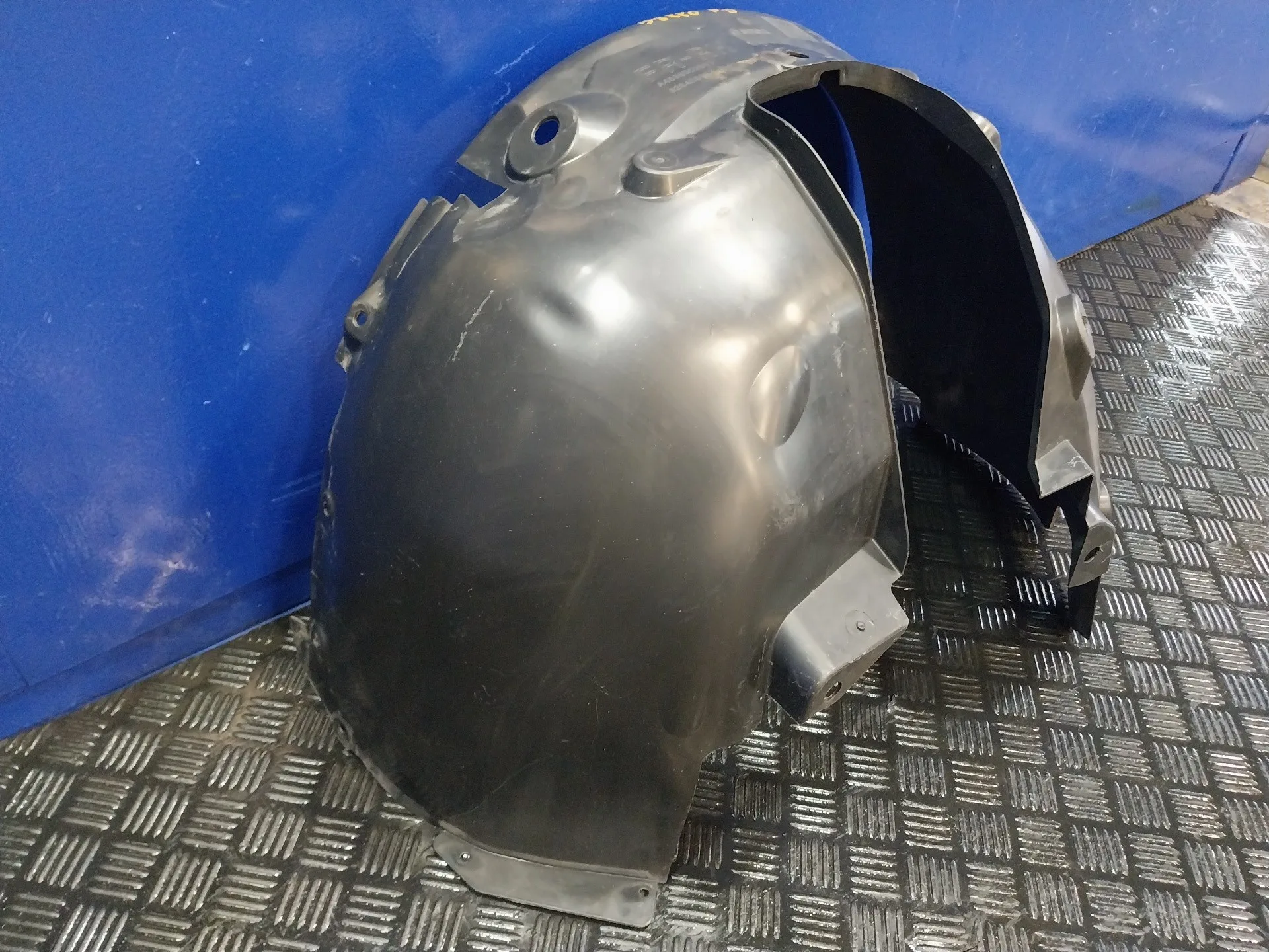 Plastico Paso Rueda Delantero Derecho para Smart Forfour