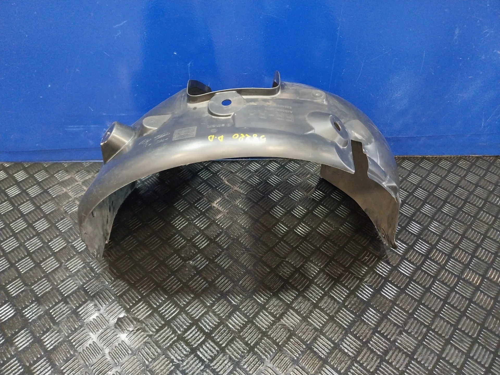 Plastico Paso Rueda Delantero Derecho para Smart Forfour